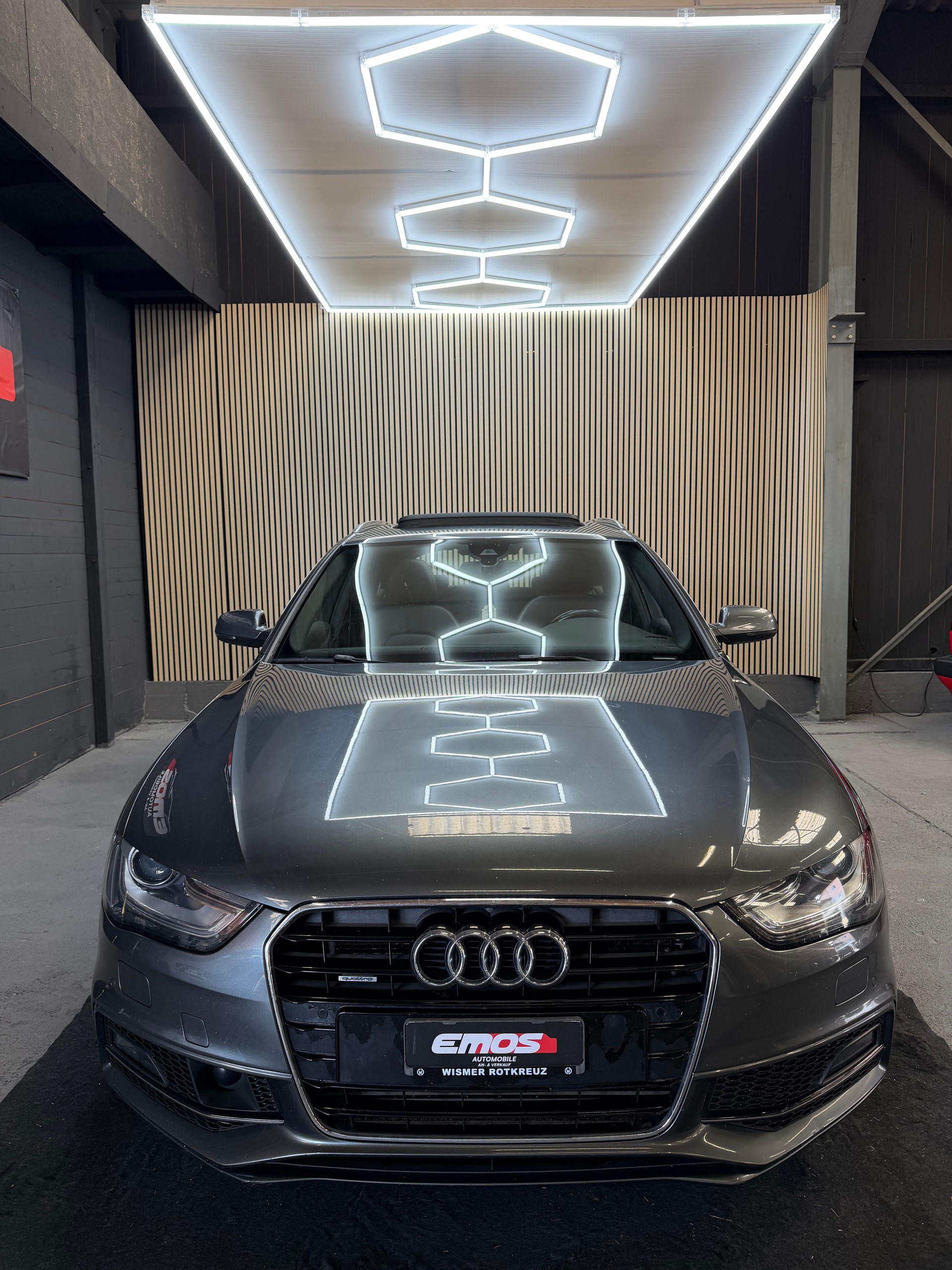 AUDI A4 Avant 3.0 TDI quattro S-tronic-image-1