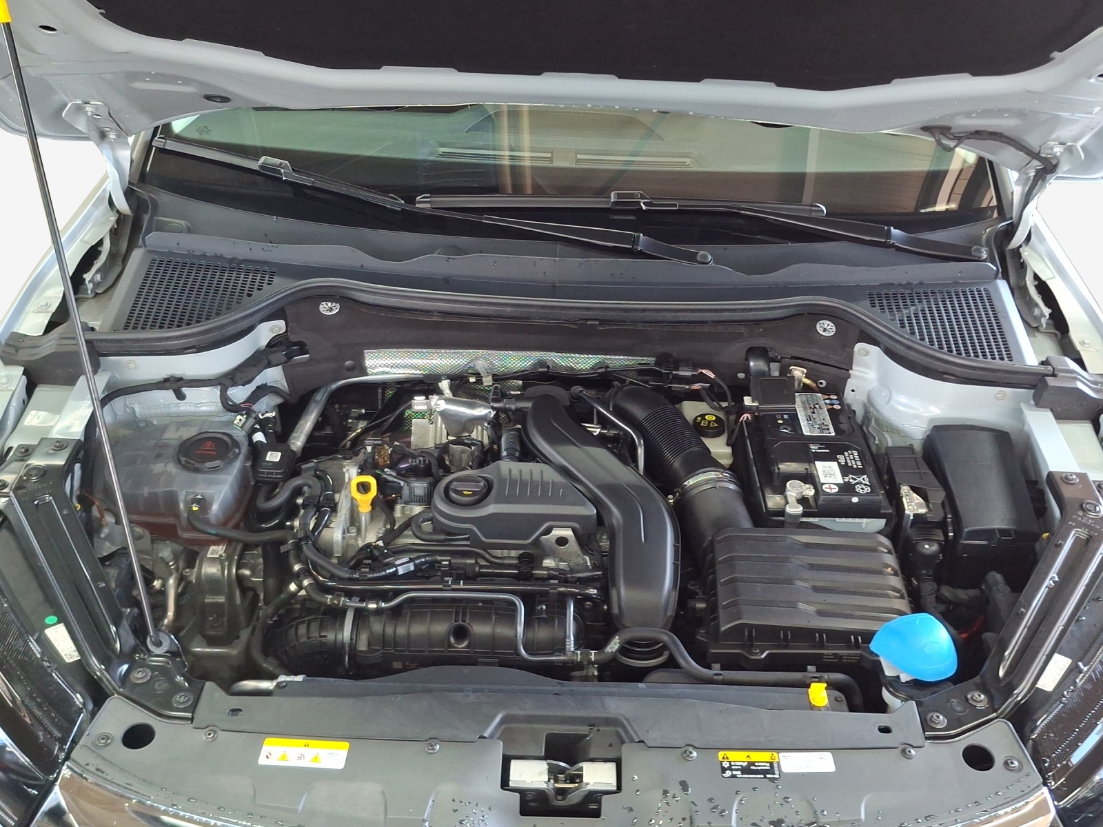 SKODA Karoq 1.5 TSI Ambition-image-15