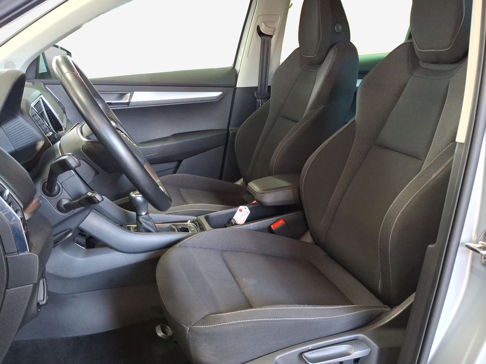 SKODA Karoq 1.5 TSI Ambition-image-7