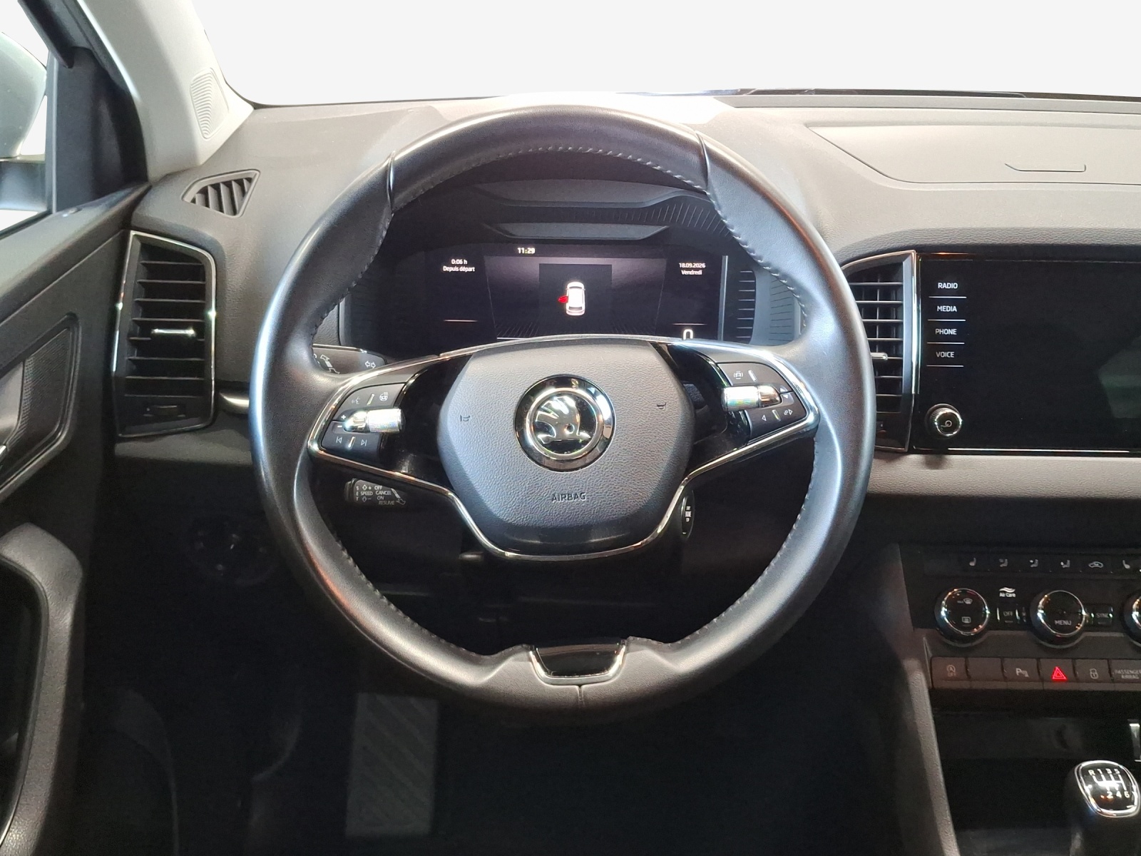 SKODA Karoq 1.5 TSI Ambition-image-9