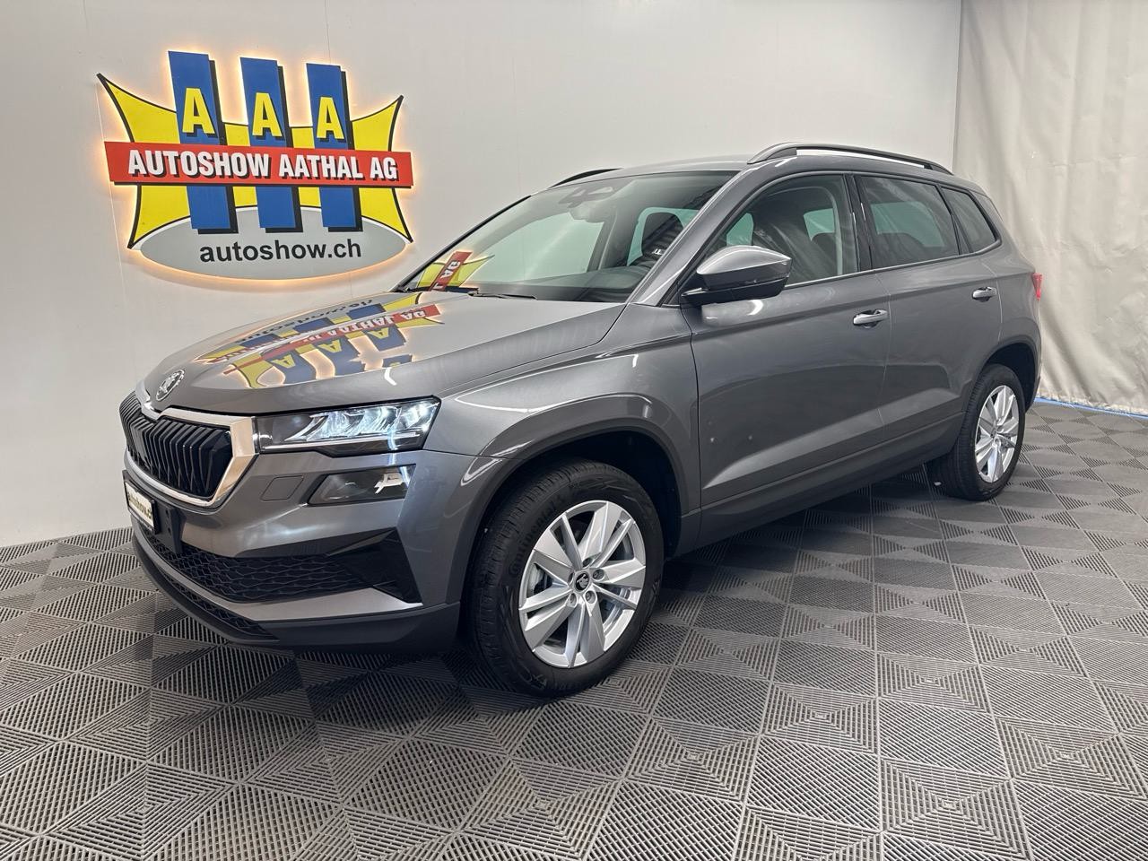 SKODA Karoq 1.5 TSI Selection DSG-image-0