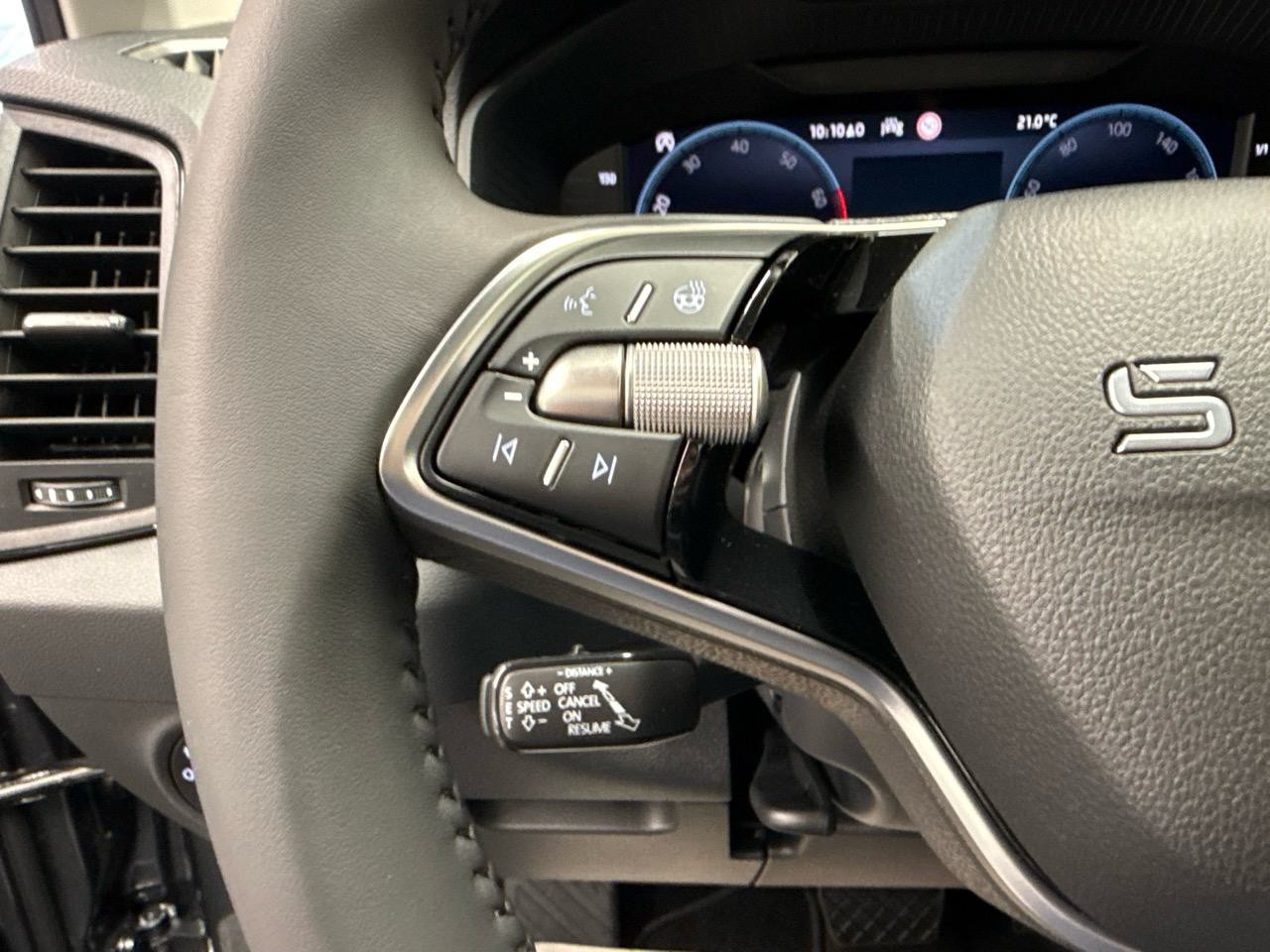 SKODA Karoq 1.5 TSI Selection DSG-image-6