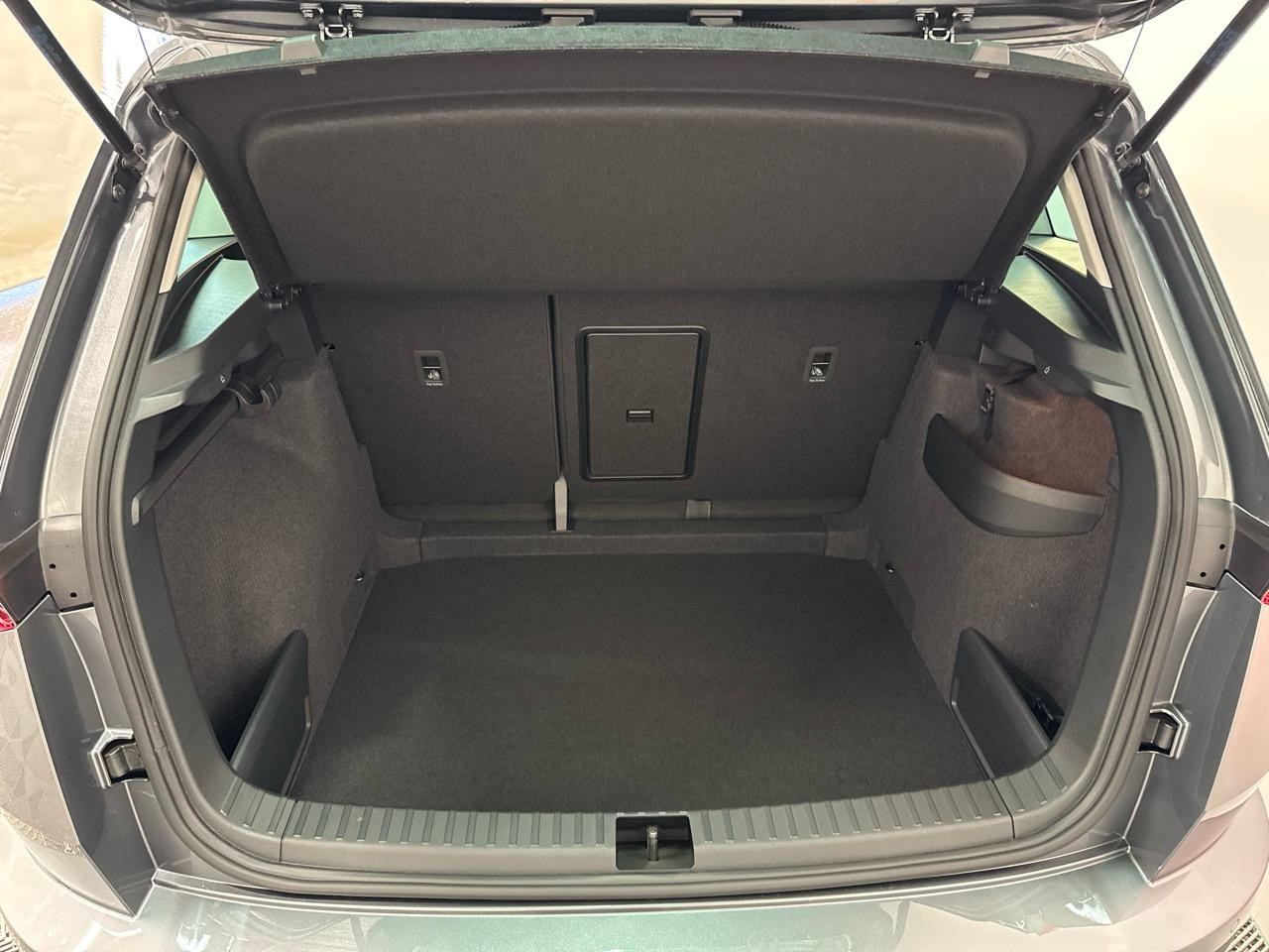 SKODA Karoq 1.5 TSI Selection DSG-image-12