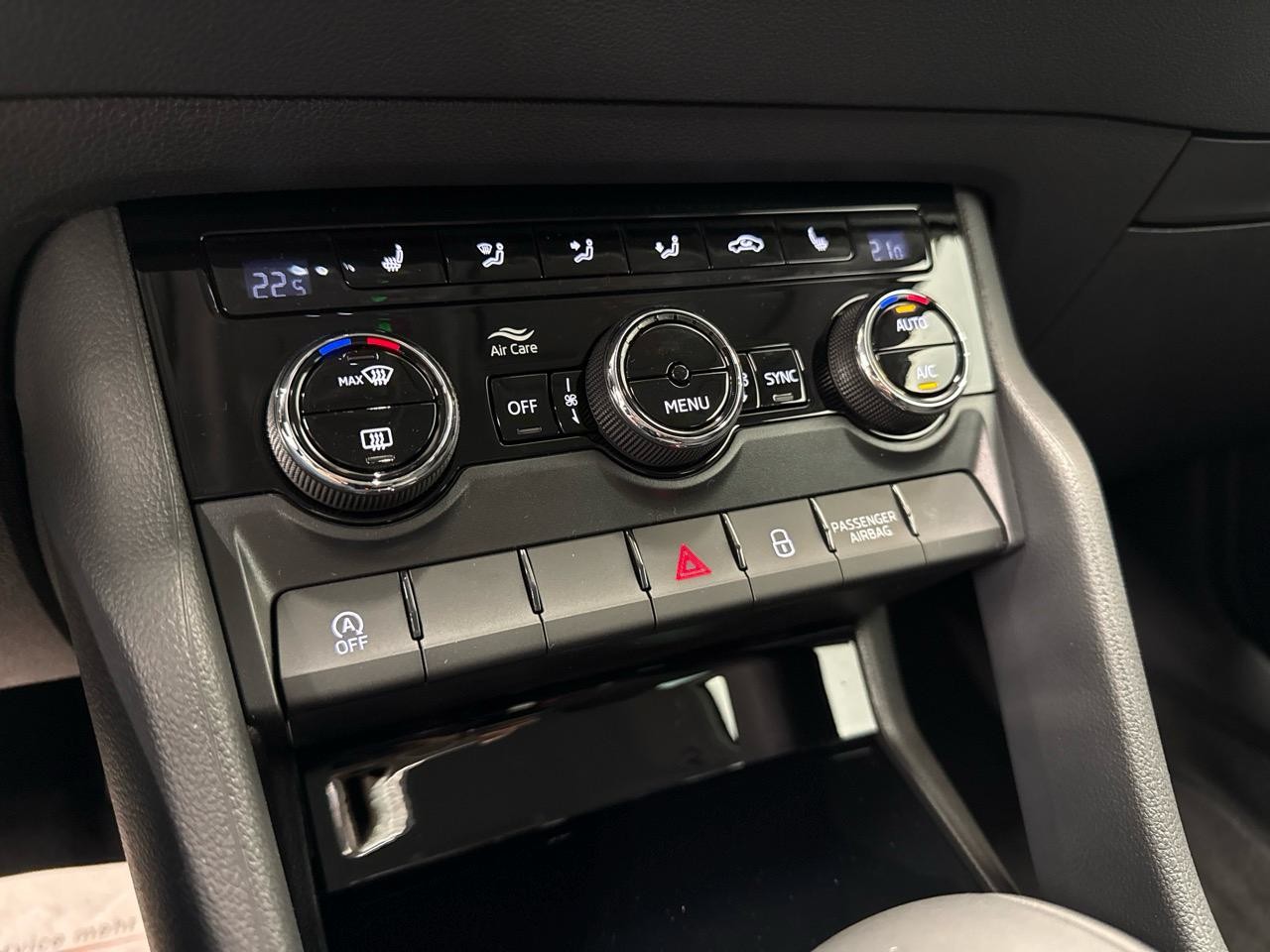SKODA Karoq 1.5 TSI Selection DSG-image-5