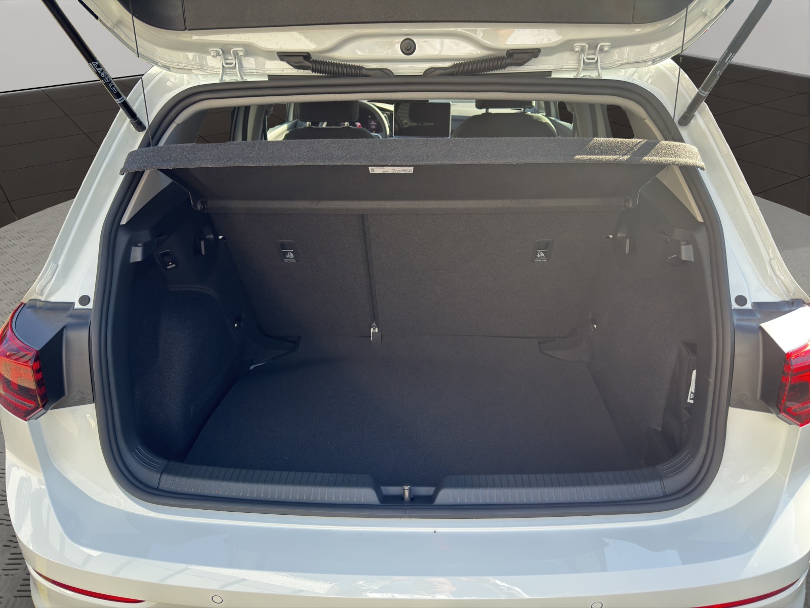 VW Golf 1.5 e TSI mHEV Value DSG-image-5