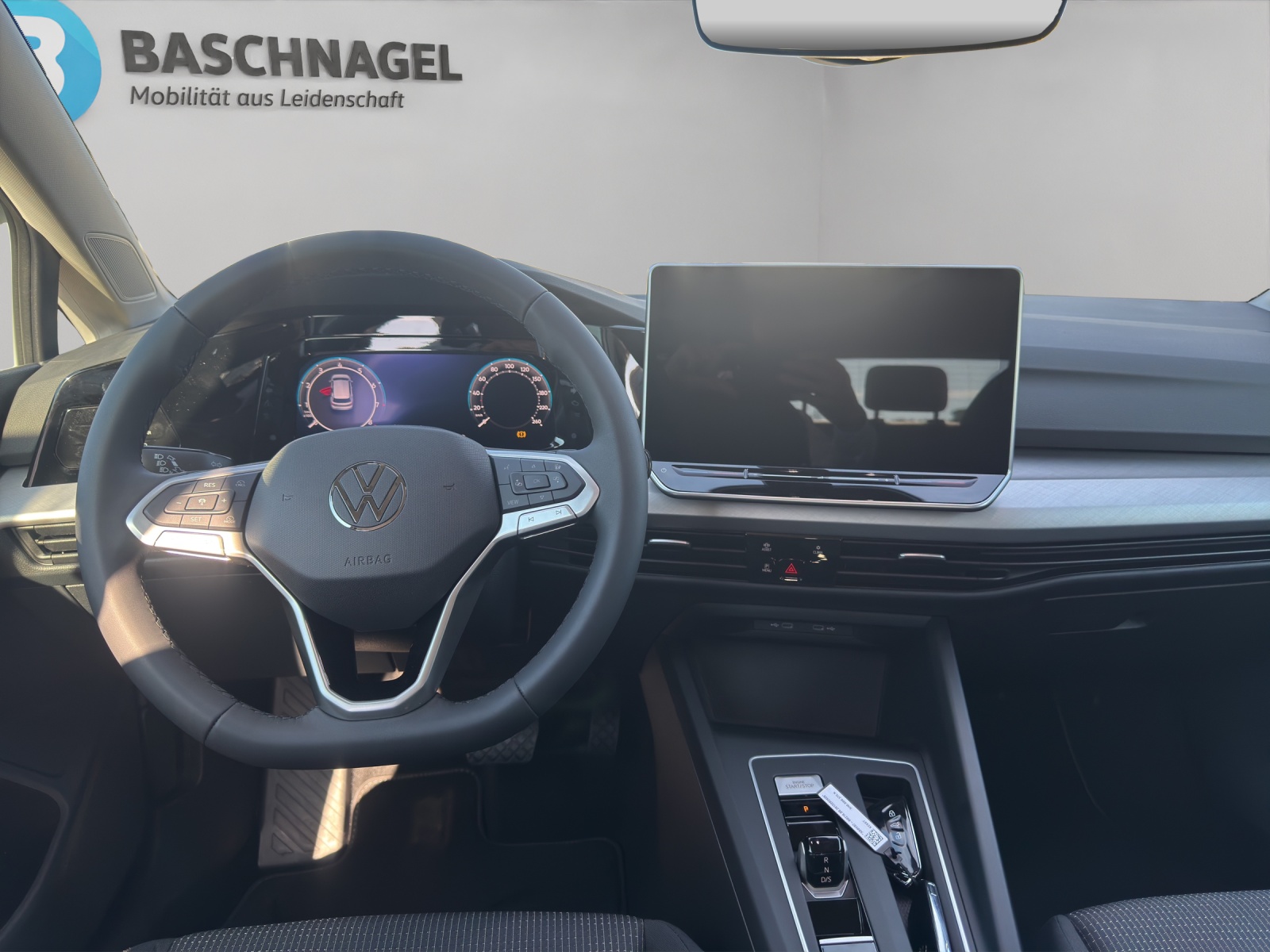 VW Golf 1.5 e TSI mHEV Value DSG-image-4