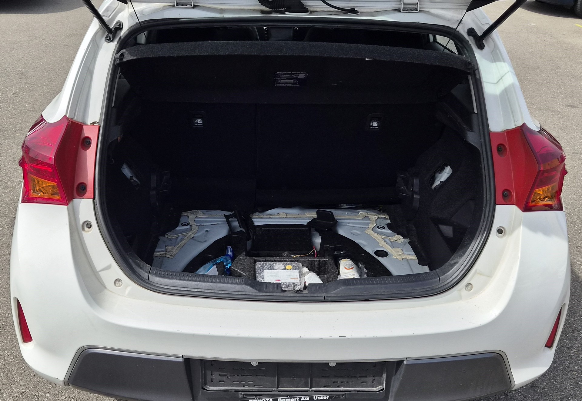 TOYOTA Auris 1.8 16V HSD Linea Luna-image-12