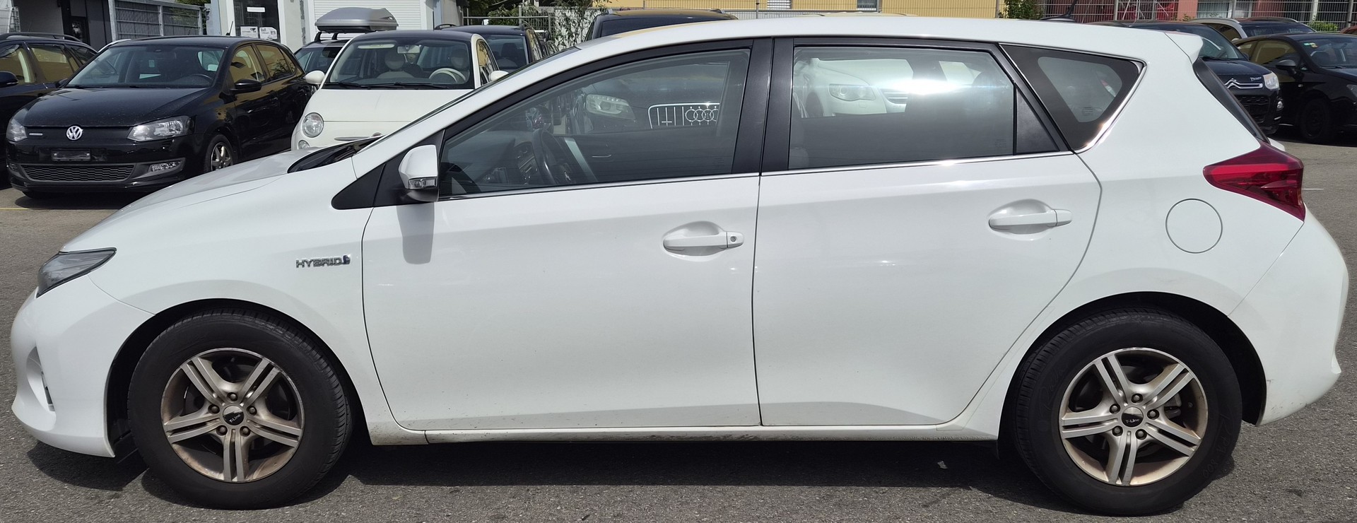 TOYOTA Auris 1.8 16V HSD Linea Luna-image-2