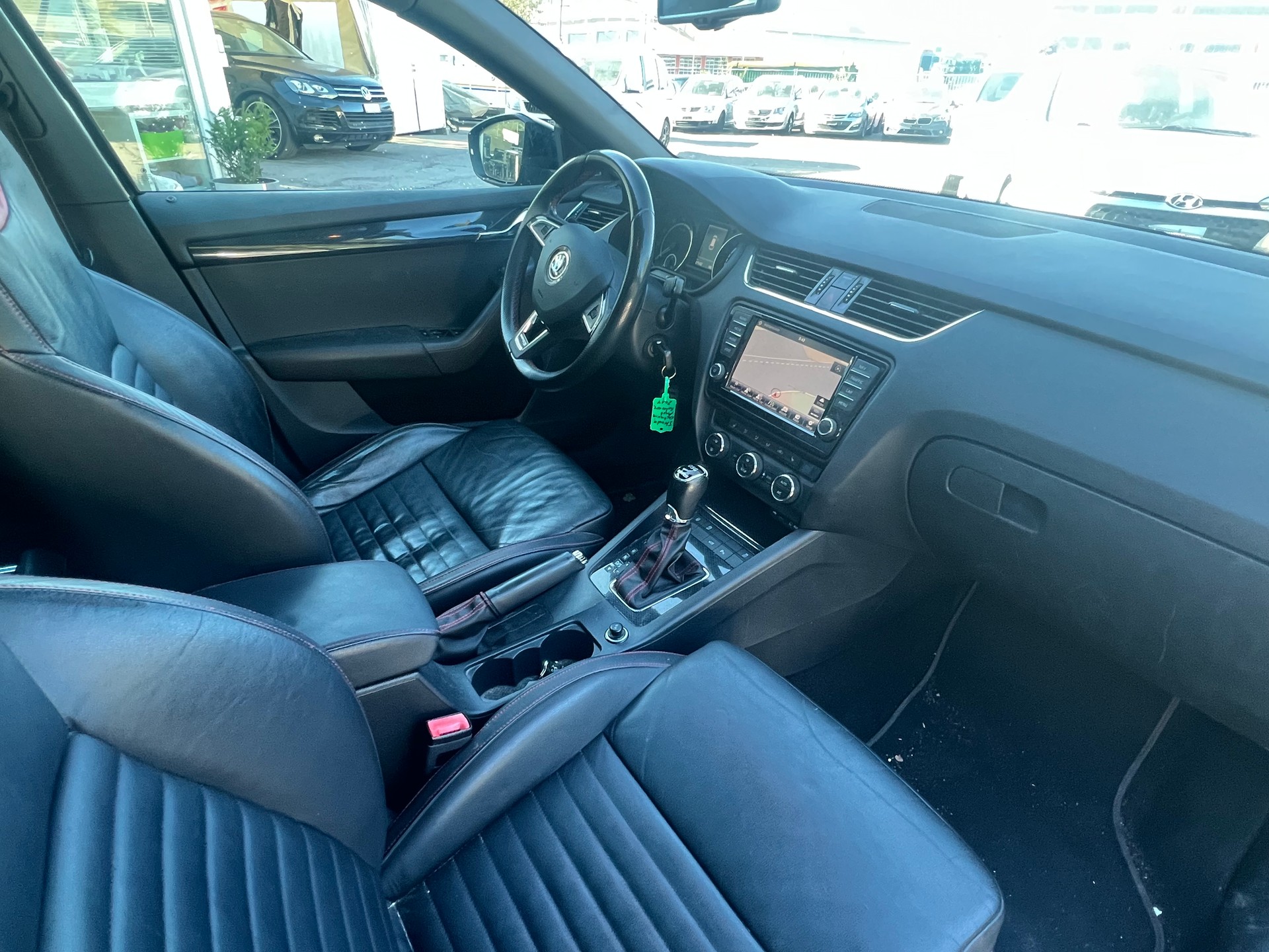 SKODA Octavia Combi 2.0 TSI RS DSG-image-5