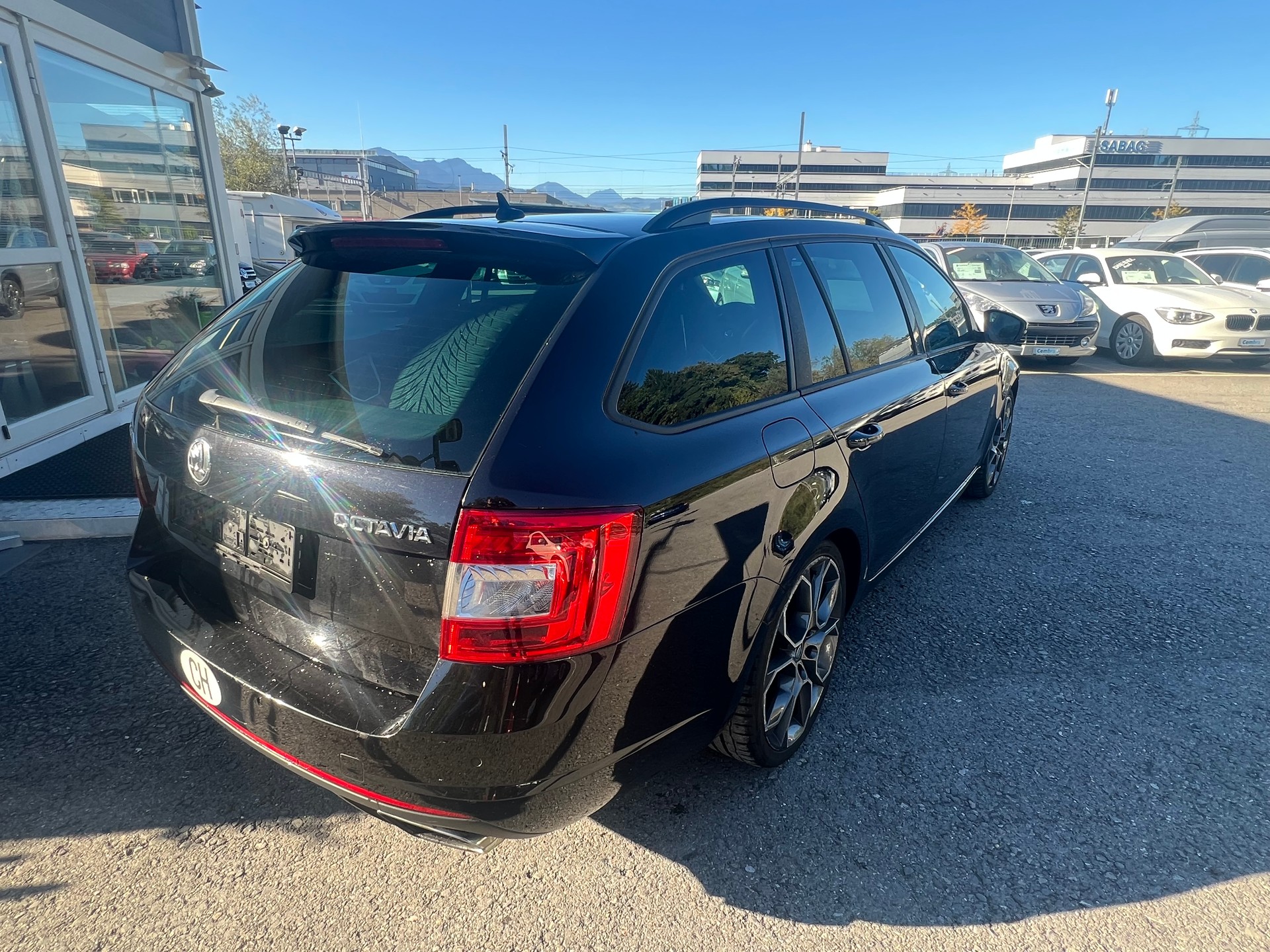 SKODA Octavia Combi 2.0 TSI RS DSG-image-3