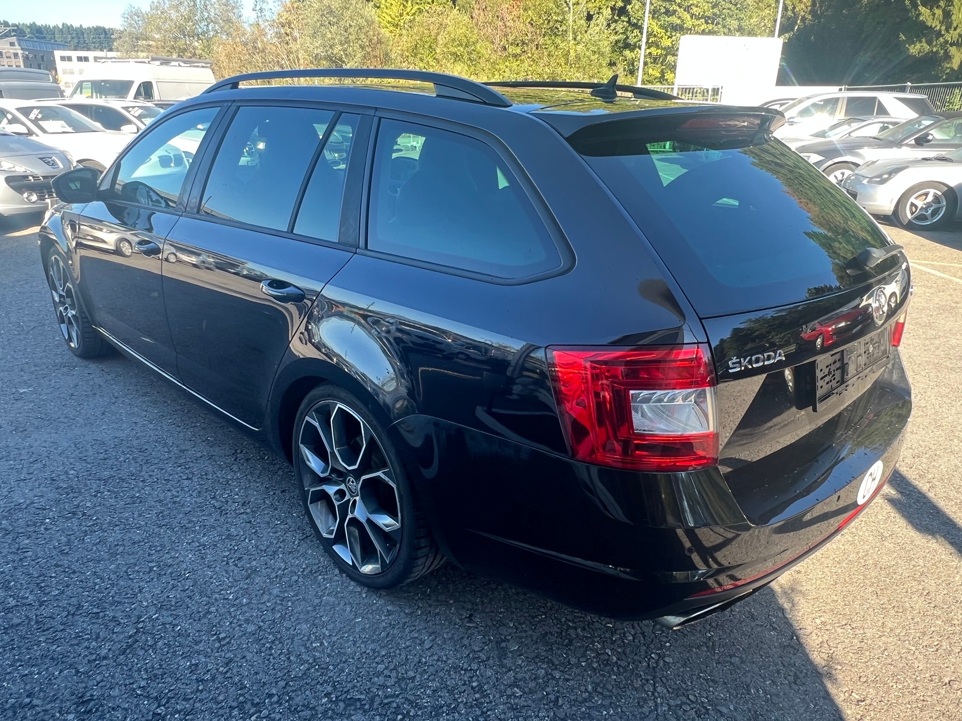 SKODA Octavia Combi 2.0 TSI RS DSG-image-2