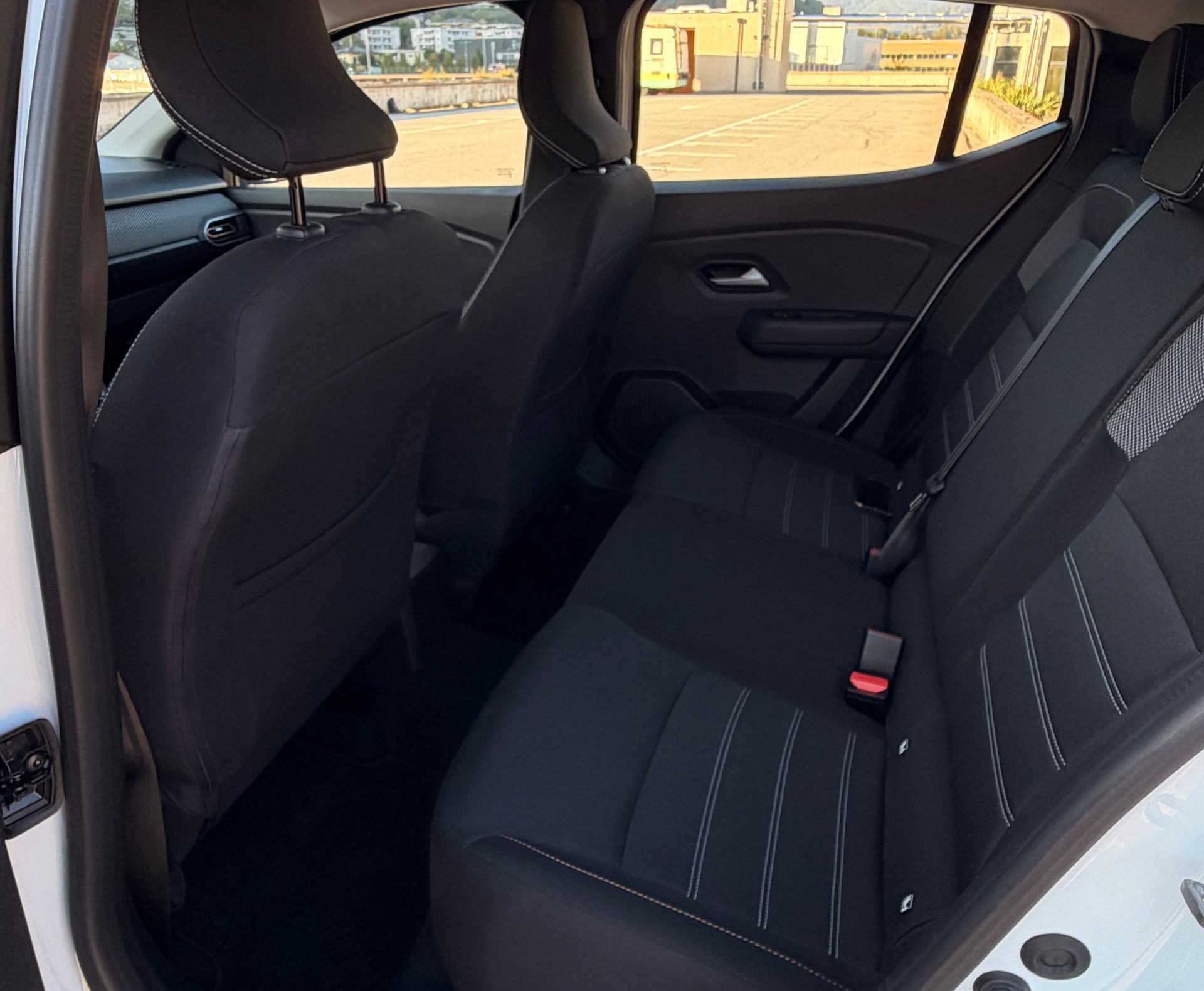 DACIA Sandero Stepway TCe 90 Expression CVT-image-11