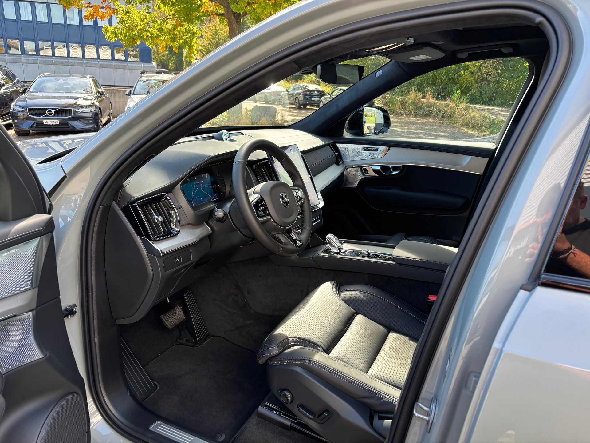 VOLVO XC90 2.0 B5 MH Black Edition AWD-image-2