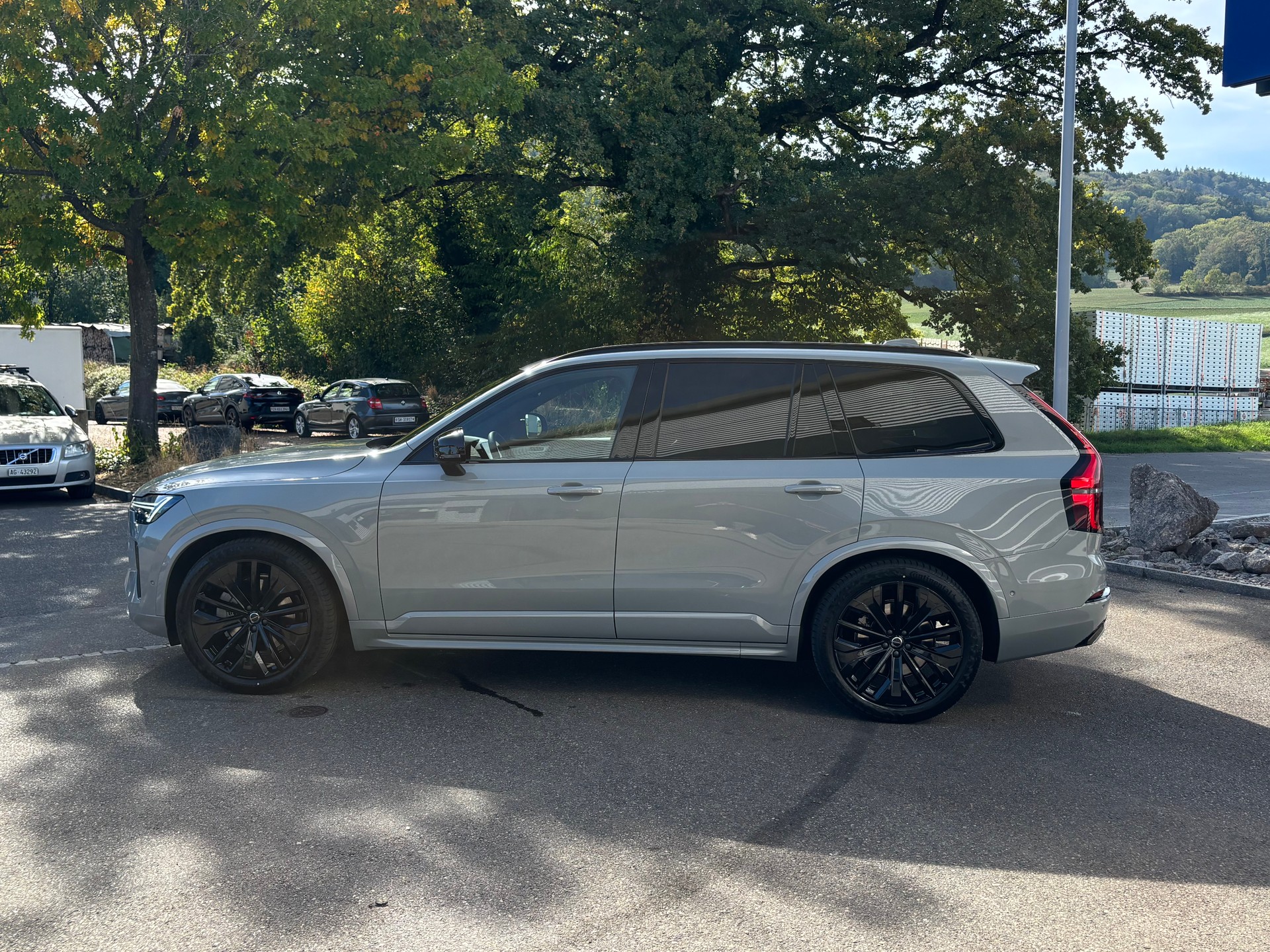 VOLVO XC90 2.0 B5 MH Black Edition AWD-image-4