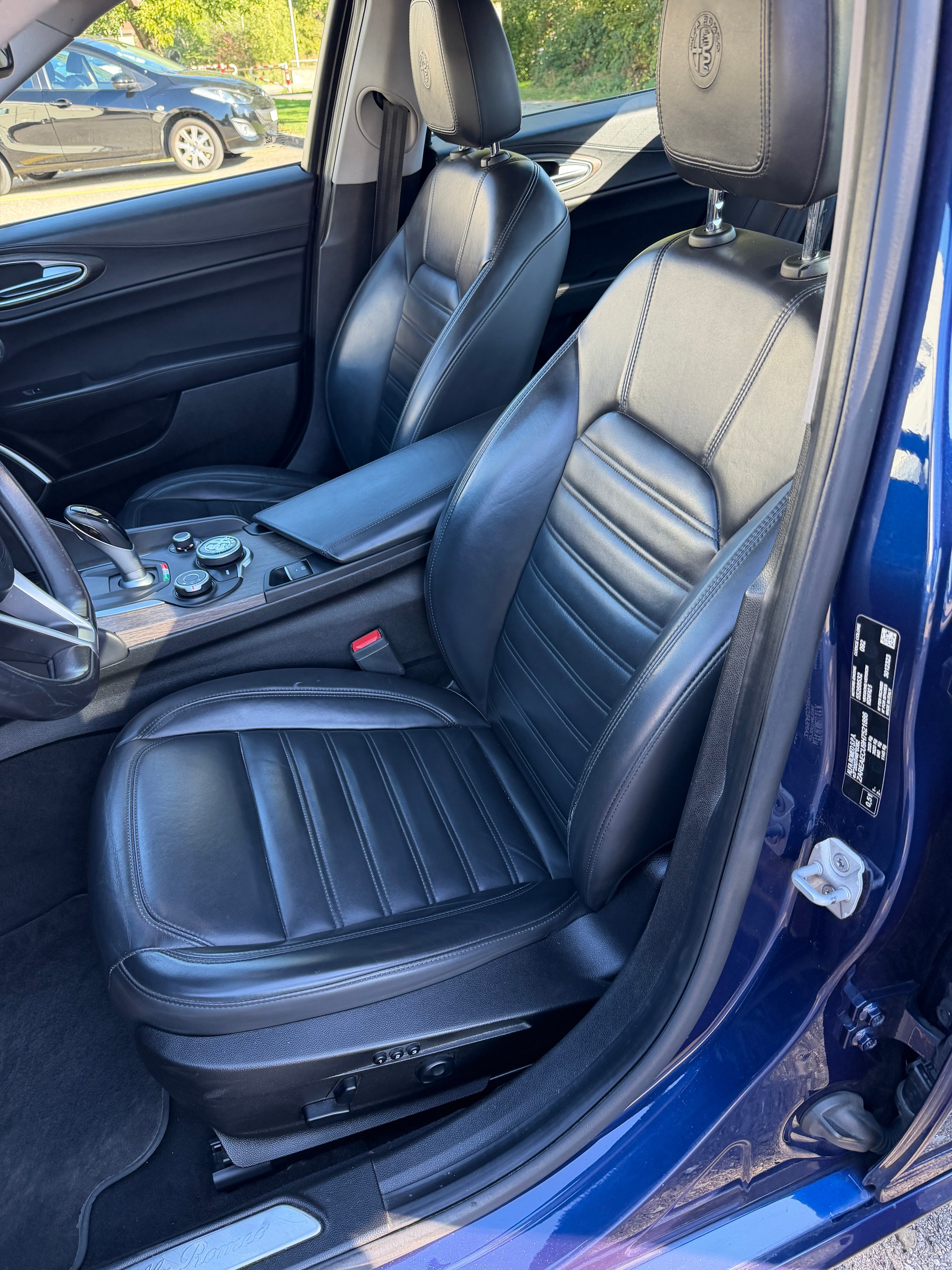 ALFA ROMEO Giulia 2.2 JTDM Super Automatic-image-9