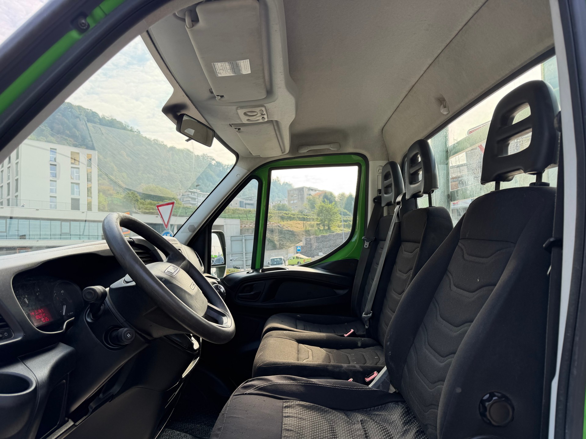 IVECO 35 S 15 D-image-10