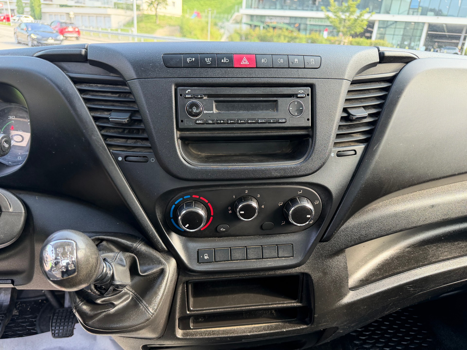 IVECO 35 S 15 D-image-12