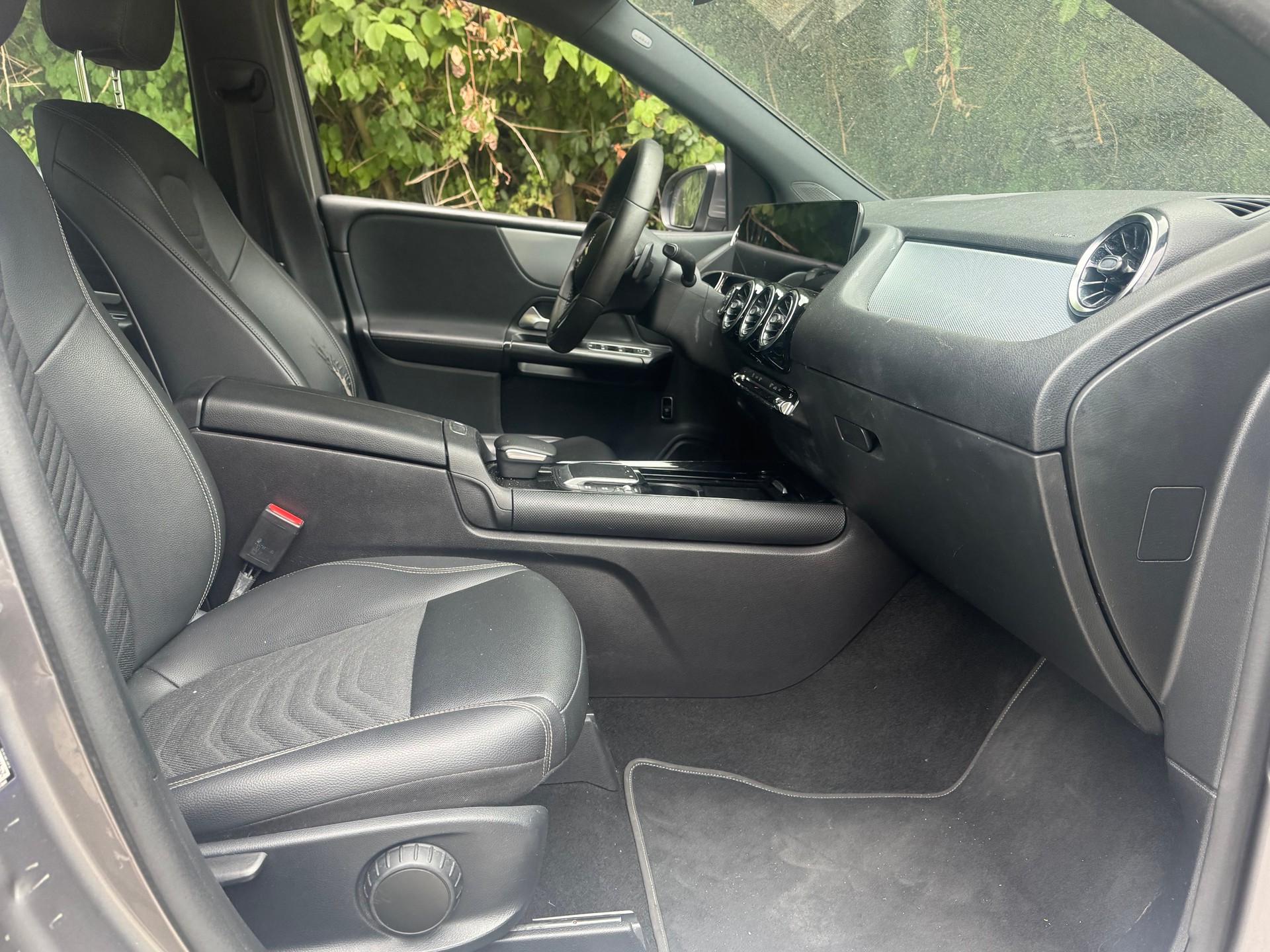 MERCEDES-BENZ B 220 d 4Matic Style 8G-DCT-image-8