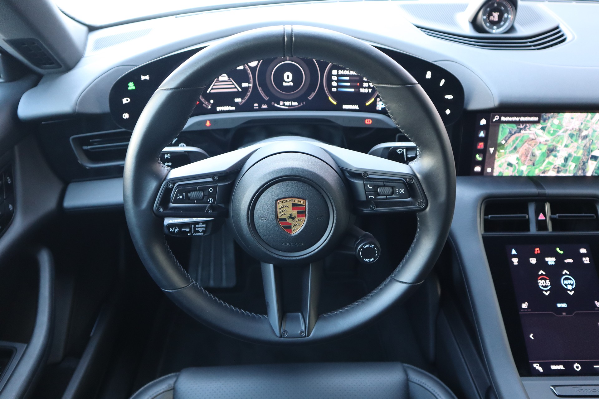 PORSCHE Taycan 4S Cross Turismo * Porsche Approved *-image-17