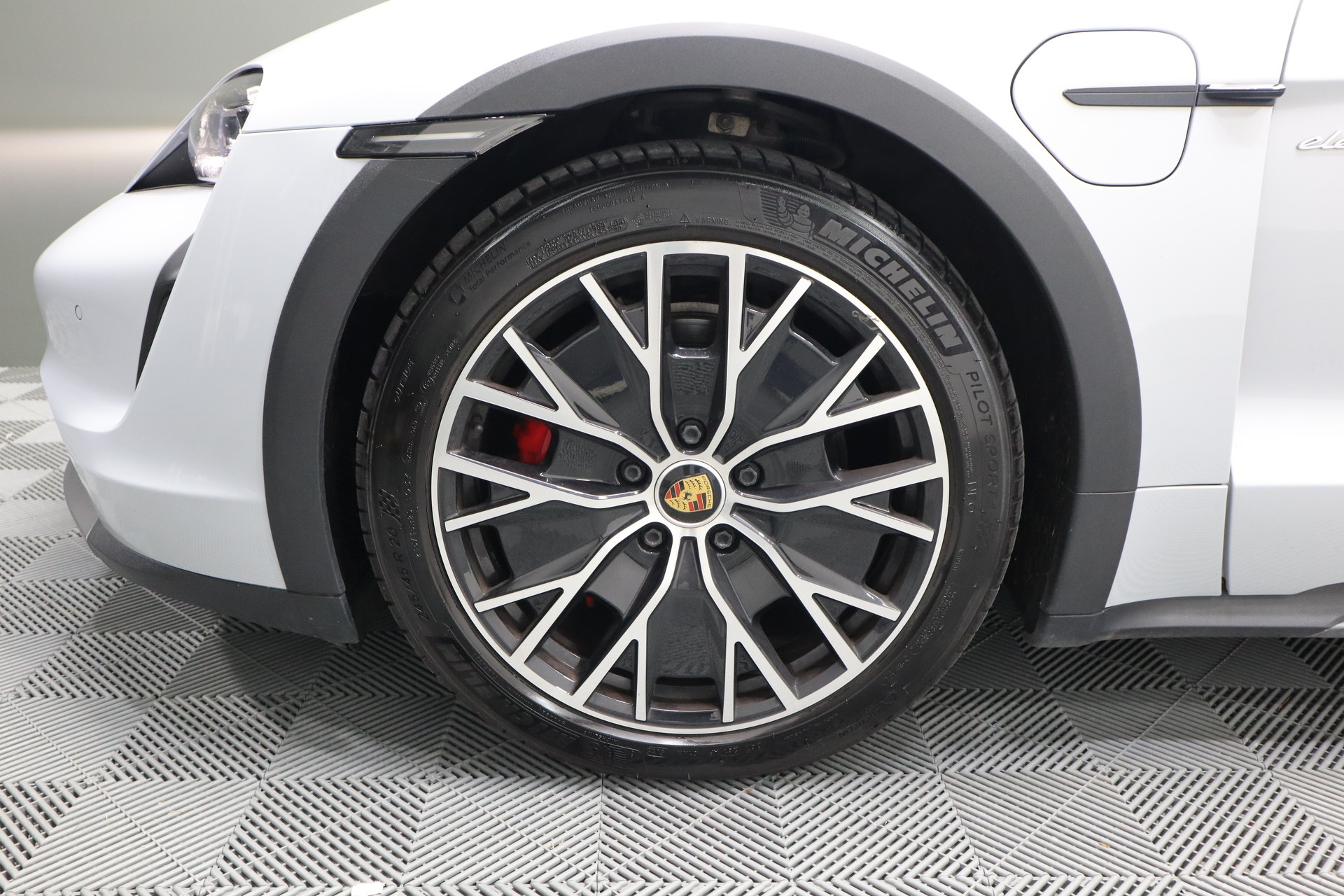 PORSCHE Taycan 4S Cross Turismo * Porsche Approved *-image-29
