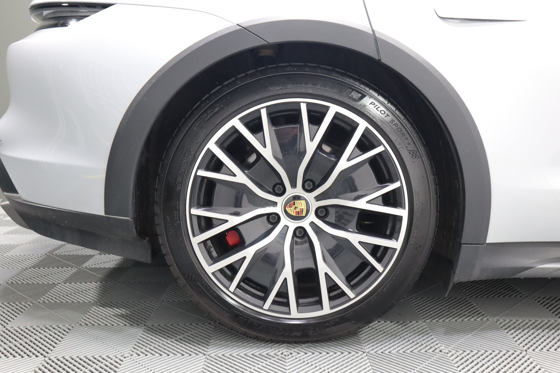 PORSCHE Taycan 4S Cross Turismo * Porsche Approved *-image-27