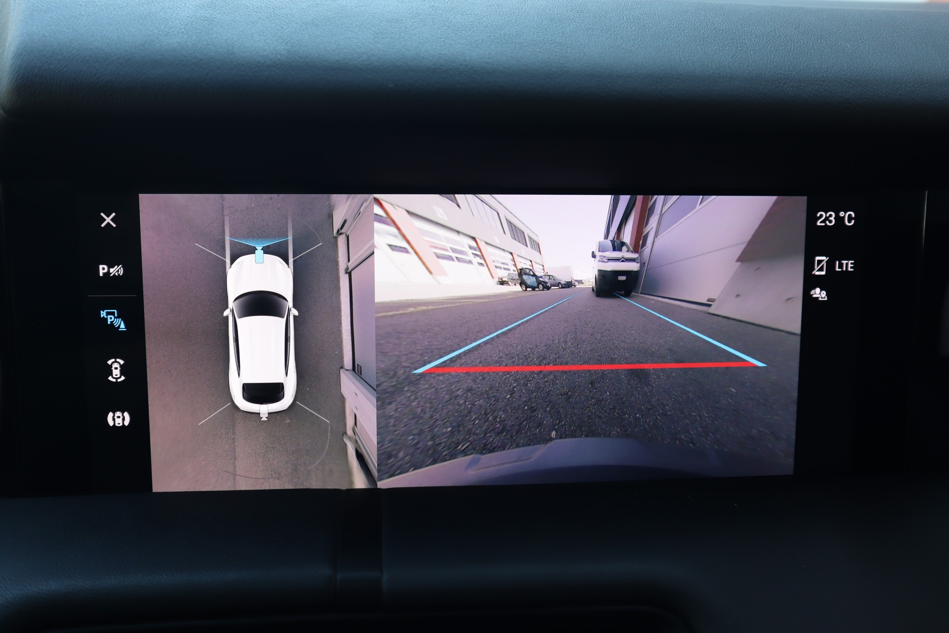 PORSCHE Taycan 4S Cross Turismo * Porsche Approved *-image-23