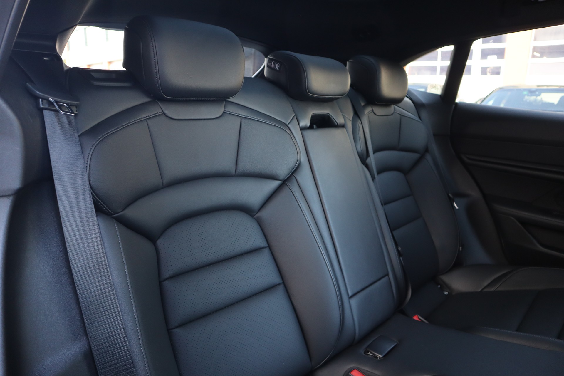 PORSCHE Taycan 4S Cross Turismo * Porsche Approved *-image-14