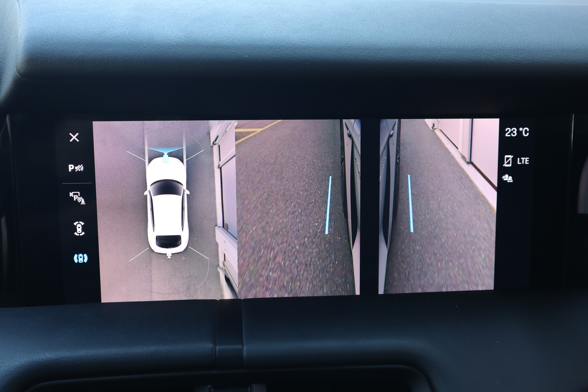 PORSCHE Taycan 4S Cross Turismo * Porsche Approved *-image-25