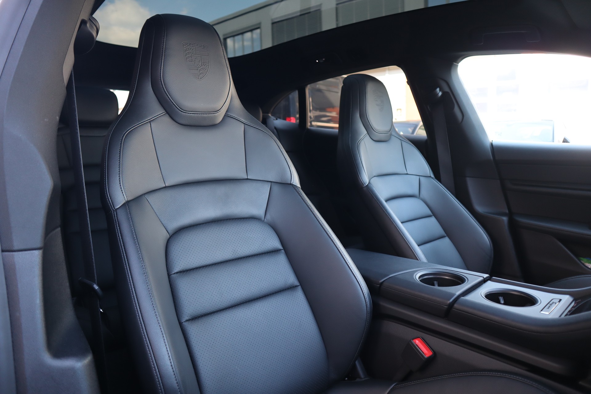 PORSCHE Taycan 4S Cross Turismo * Porsche Approved *-image-15