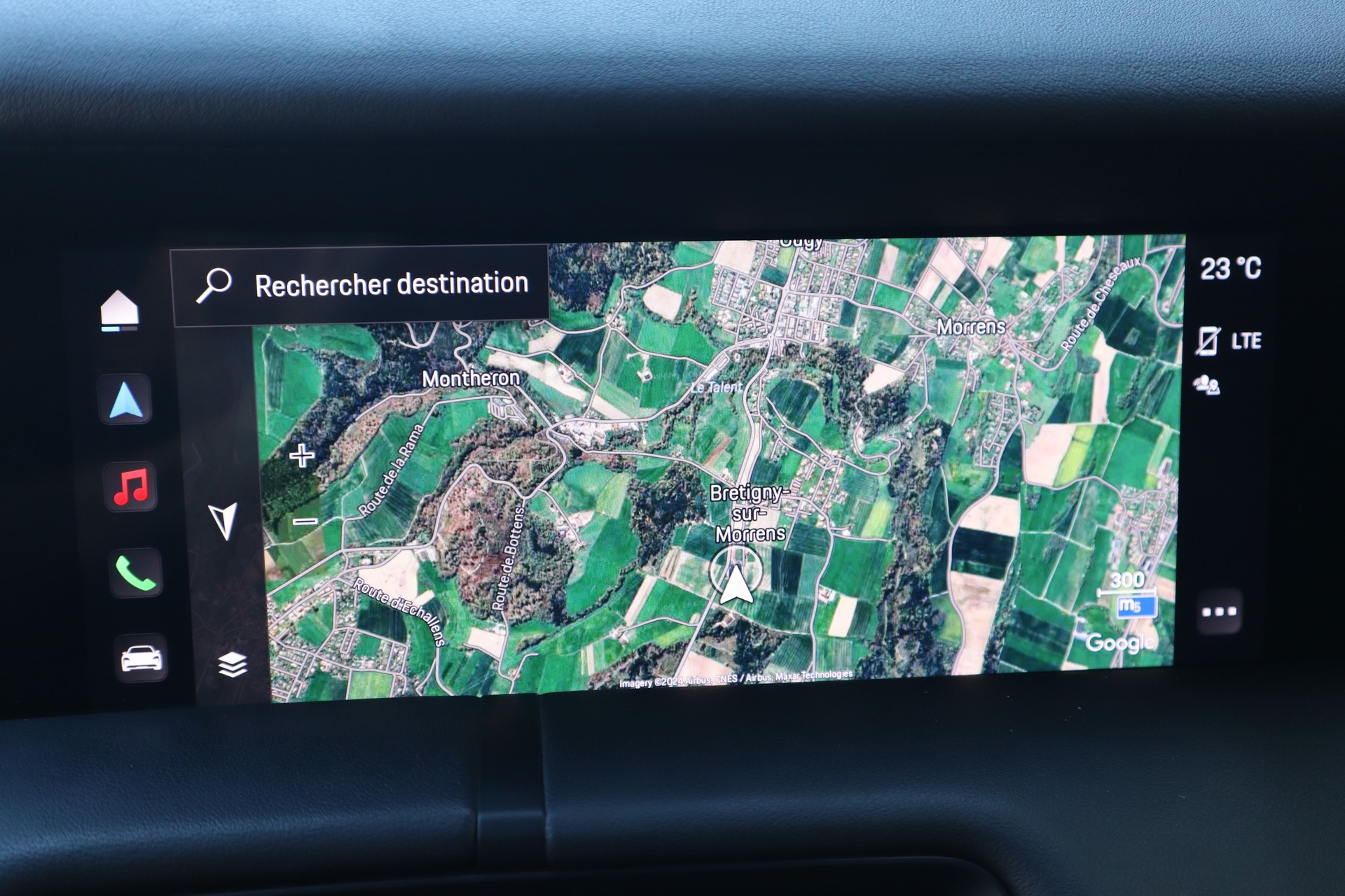 PORSCHE Taycan 4S Cross Turismo * Porsche Approved *-image-24