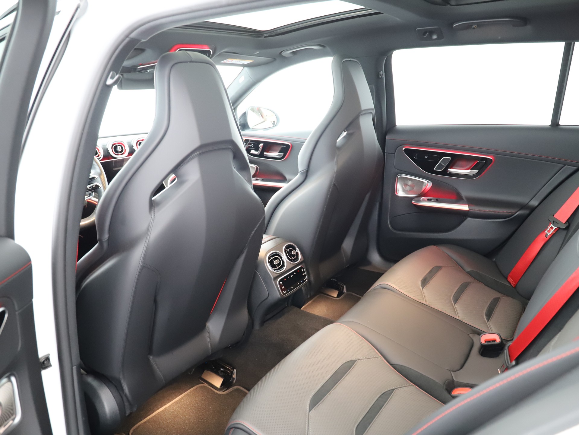 MERCEDES-BENZ C 63 AMG S T E Perf.-image-11