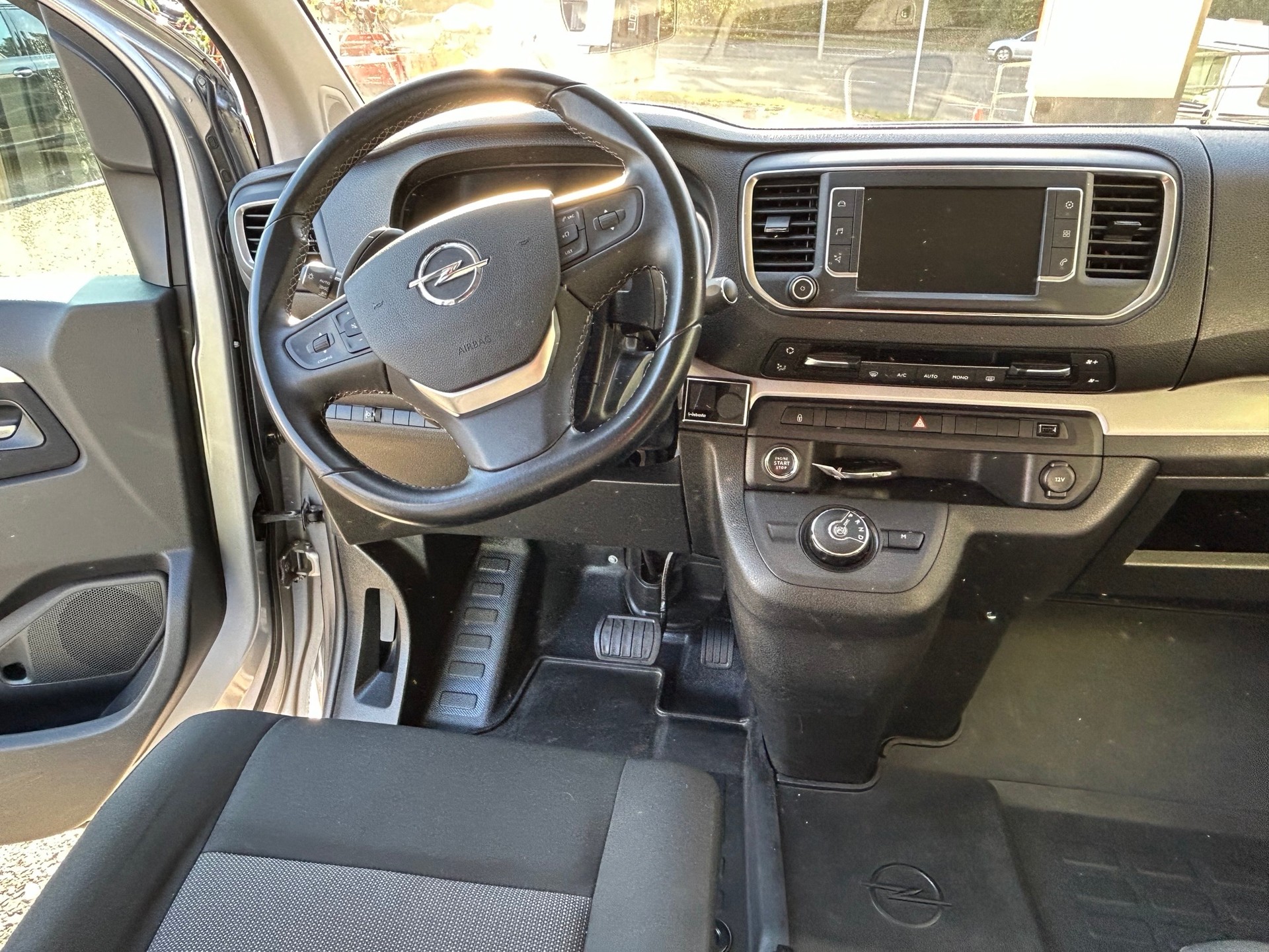 OPEL Zafira Life 2.0 CDTI Business M Automatik-image-8