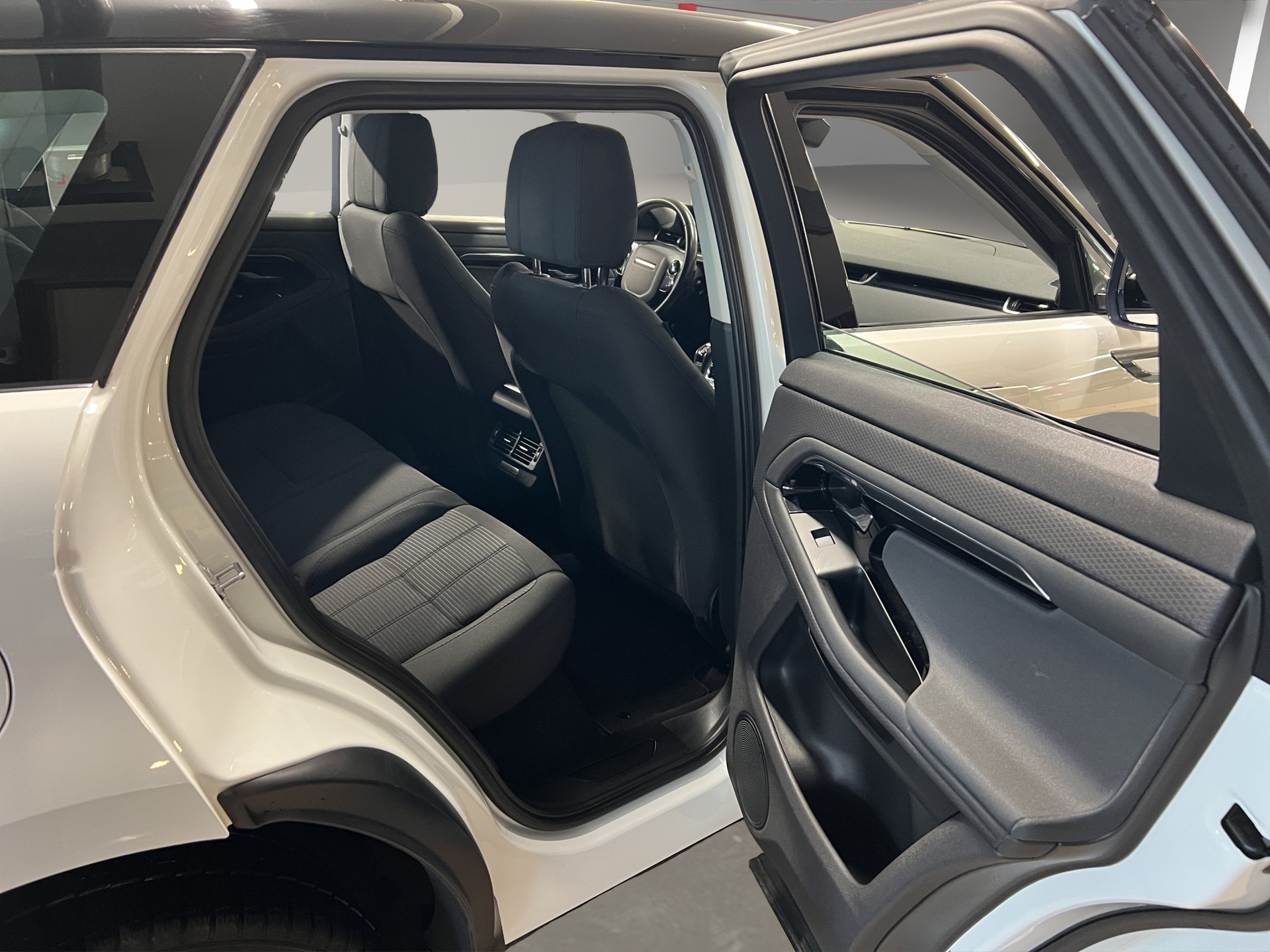 LAND ROVER Range Rover Evoque P 200 MHEV AT9 LEASING à partir de CHF 380.-/mois-image-14
