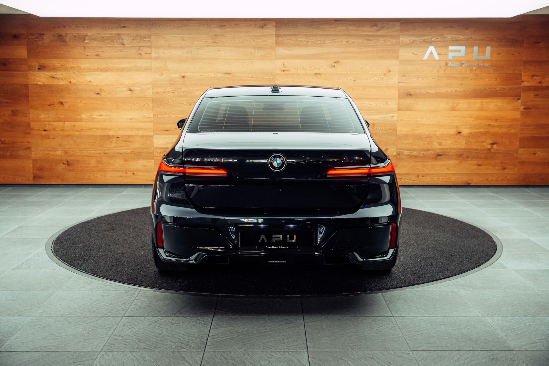 BMW 740d xDrive 48V M Sport Steptronic-image-21