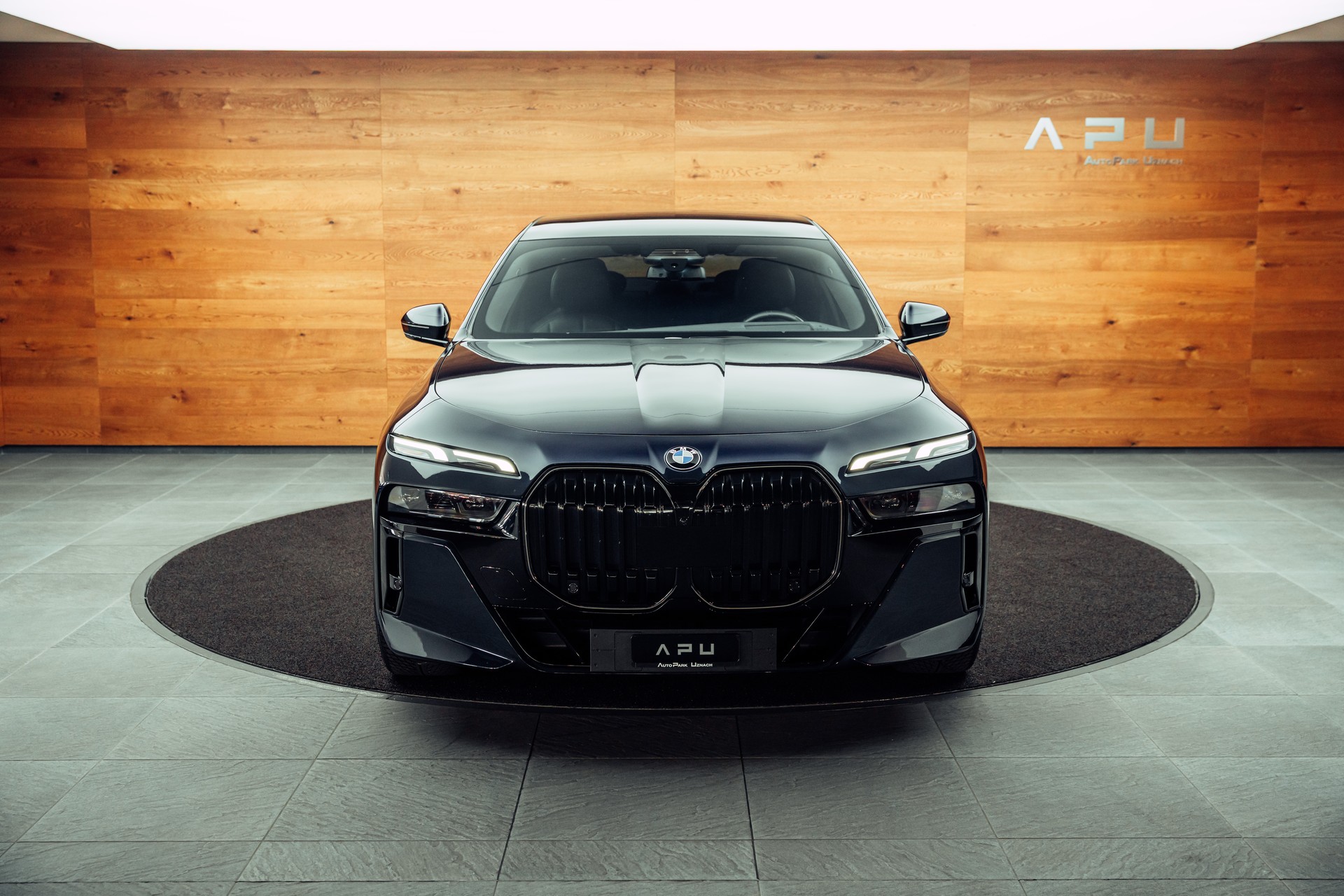 BMW 740d xDrive 48V M Sport Steptronic-image-22