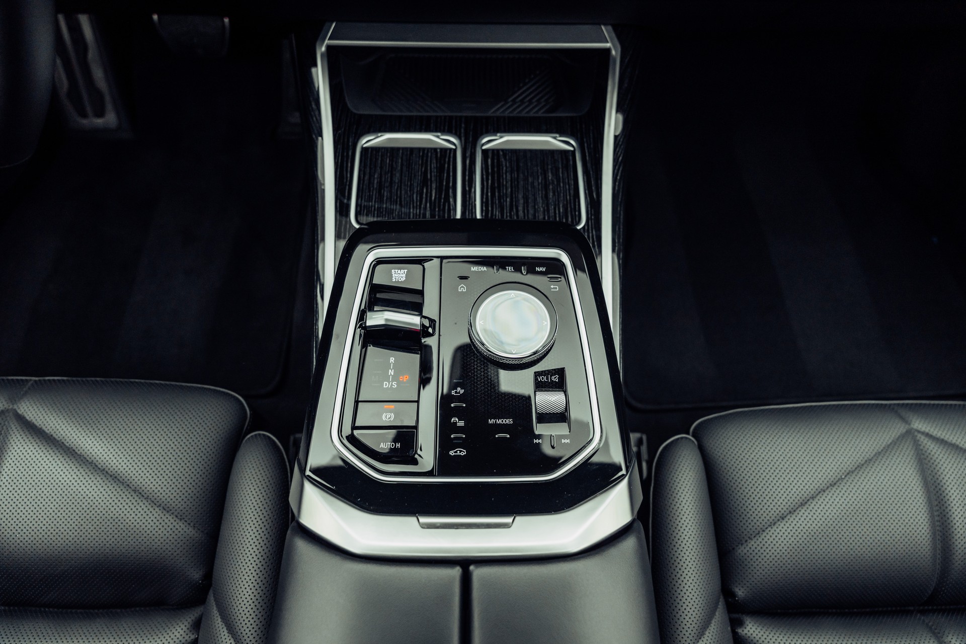 BMW 740d xDrive 48V M Sport Steptronic-image-20