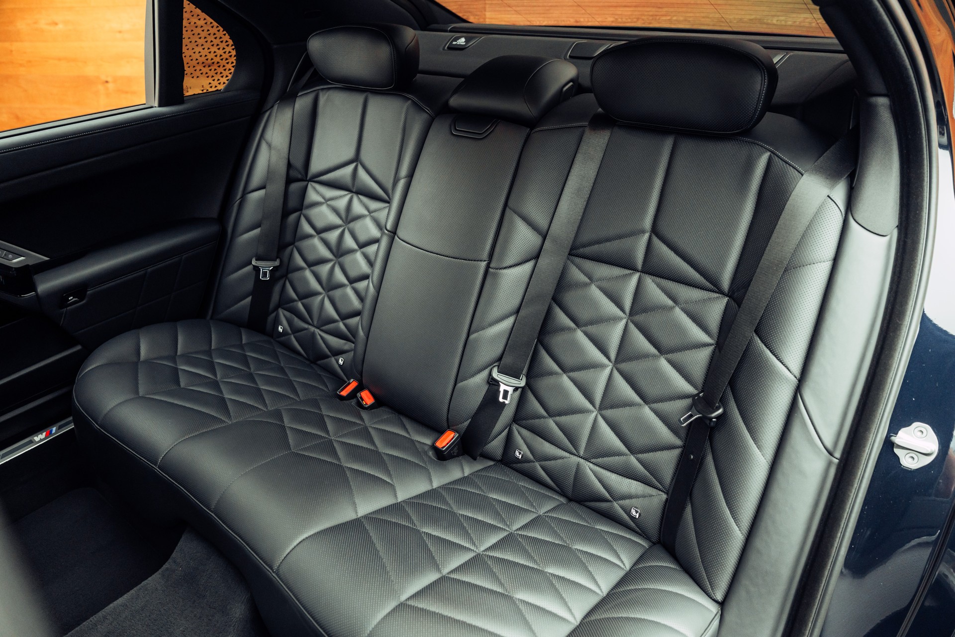 BMW 740d xDrive 48V M Sport Steptronic-image-7