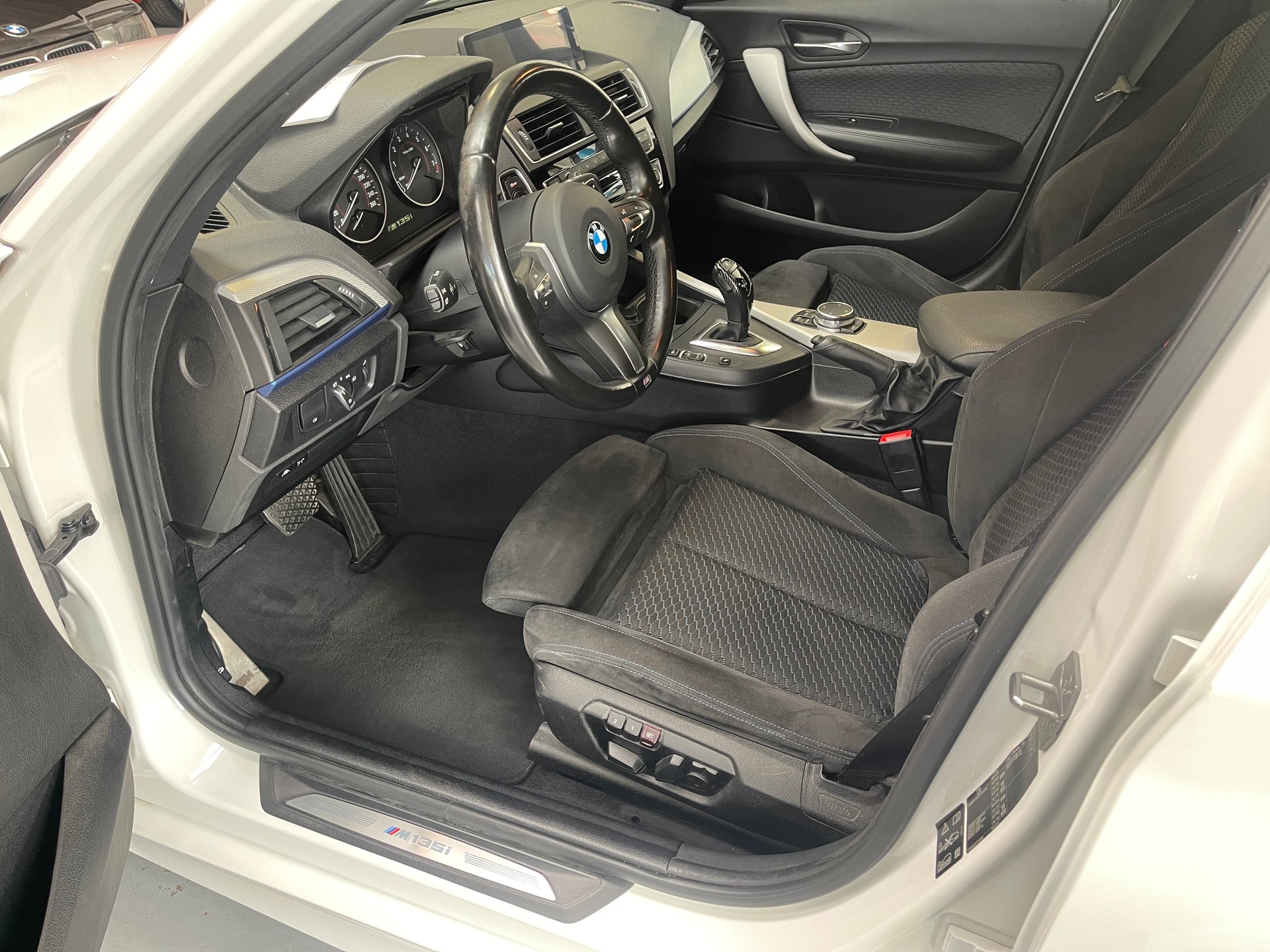 BMW M135i xDrive-image-4