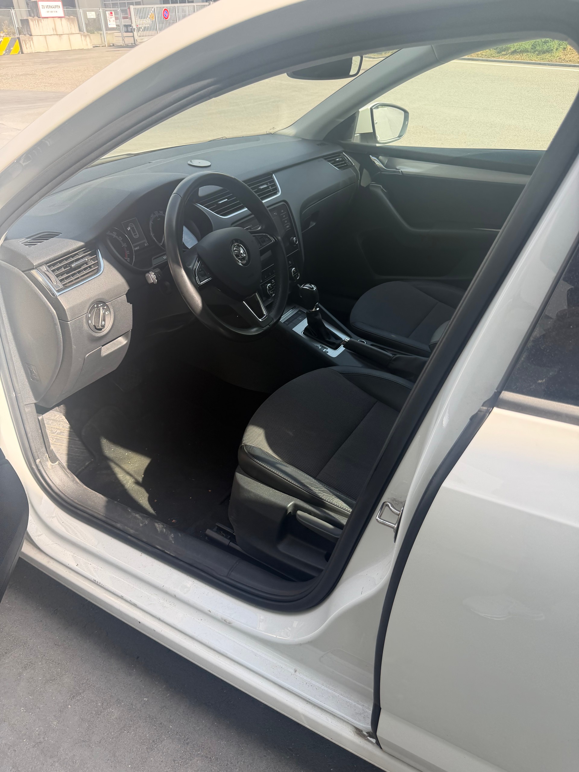 SKODA Octavia Combi 2.0 TDI Ambition 4x4-image-3