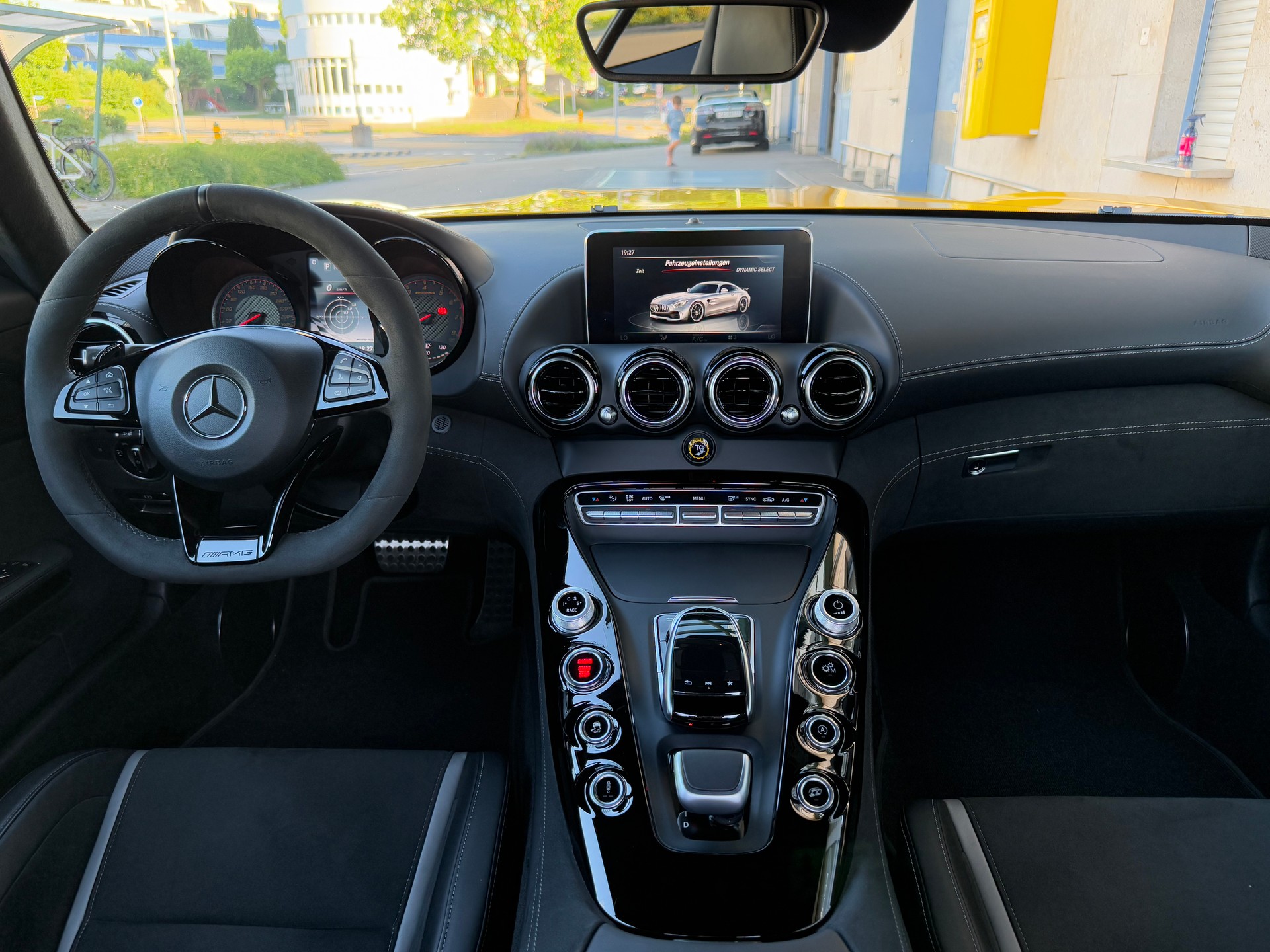 MERCEDES-BENZ AMG GT R Speedshift DCT-image-10