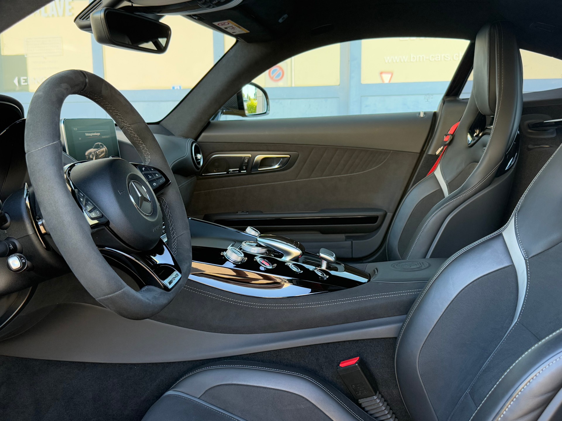 MERCEDES-BENZ AMG GT R Speedshift DCT-image-8