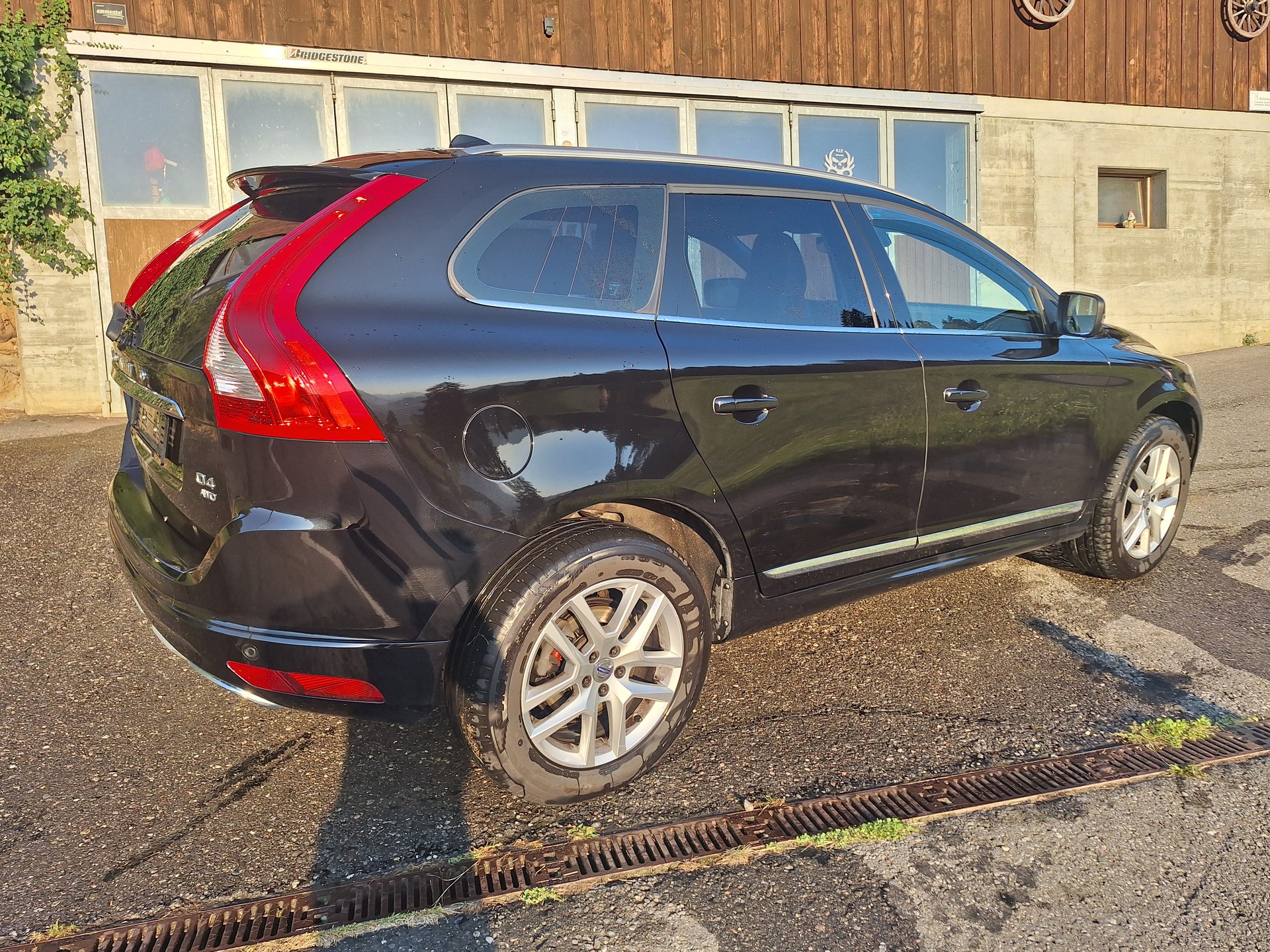 VOLVO 2.4 D4 Summum AWD S/S-image-3
