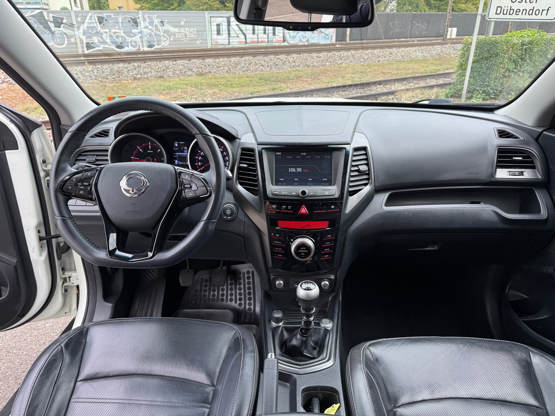KGM-SsangYong XLV 1.6 eXDi Sapphire 4WD-image-7
