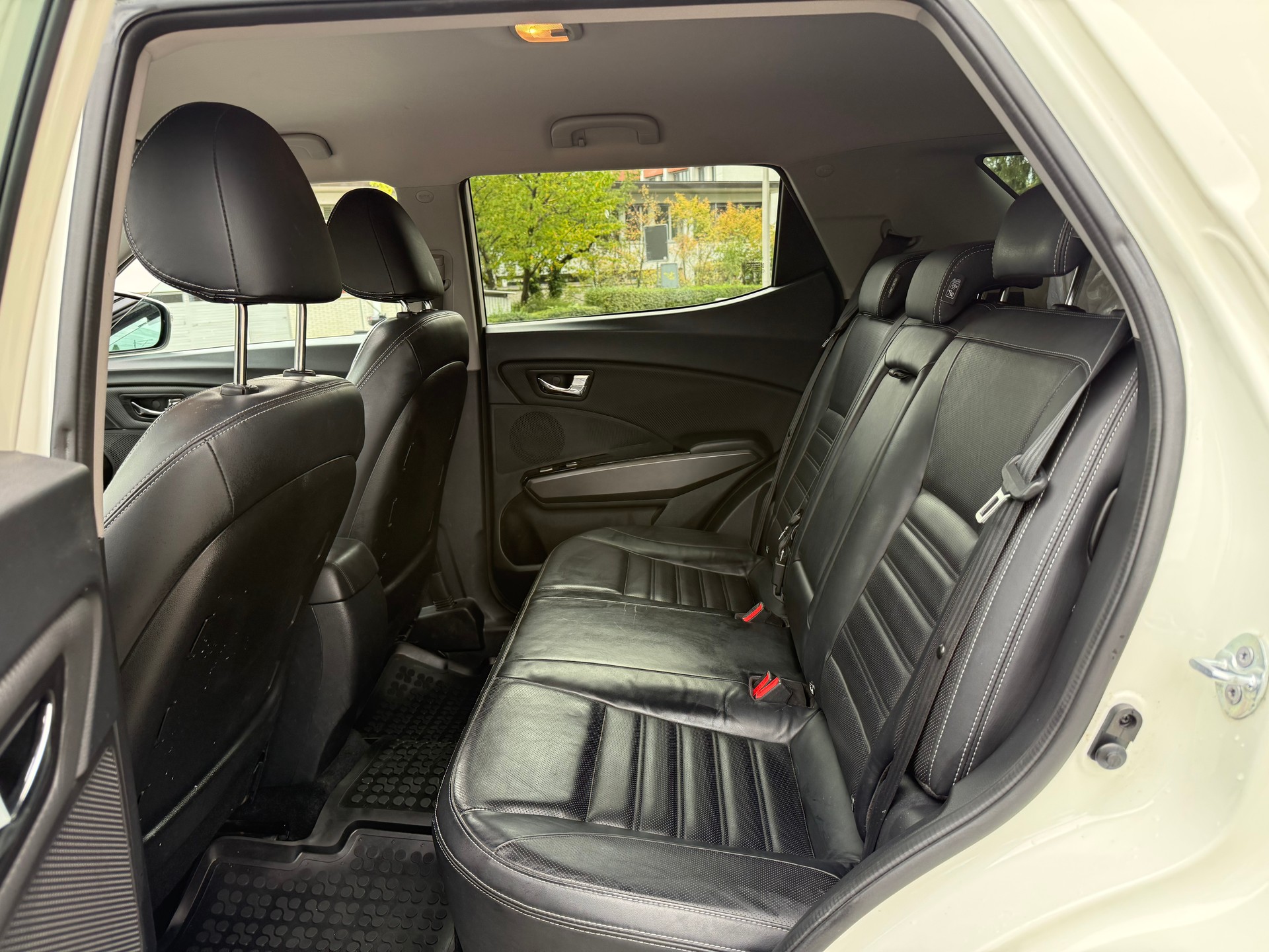 KGM-SsangYong XLV 1.6 eXDi Sapphire 4WD-image-9