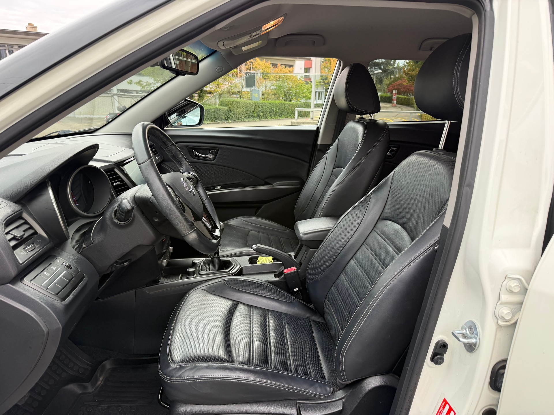 KGM-SsangYong XLV 1.6 eXDi Sapphire 4WD-image-6