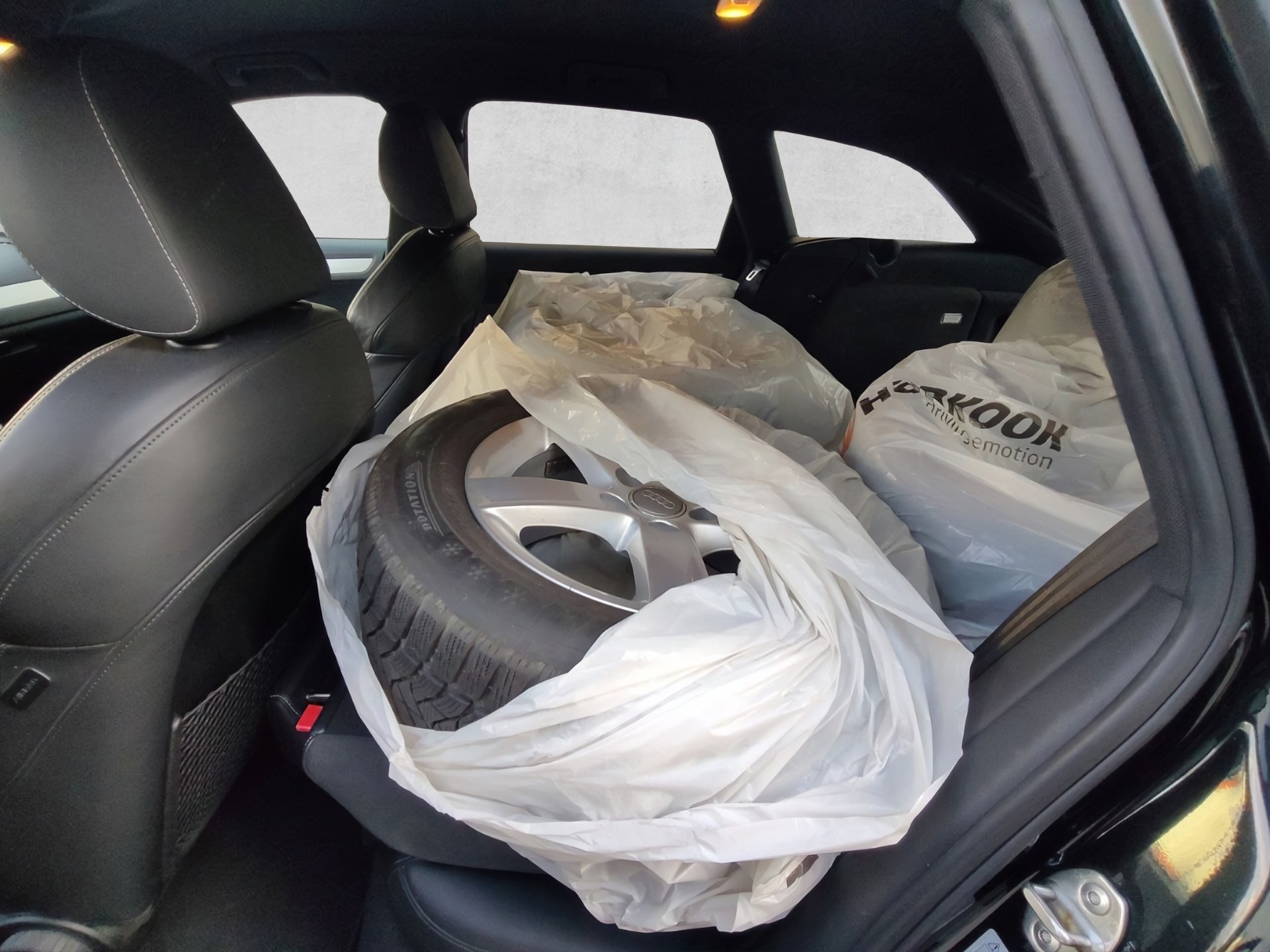 AUDI A4 Avant 2.0 TDI-image-9