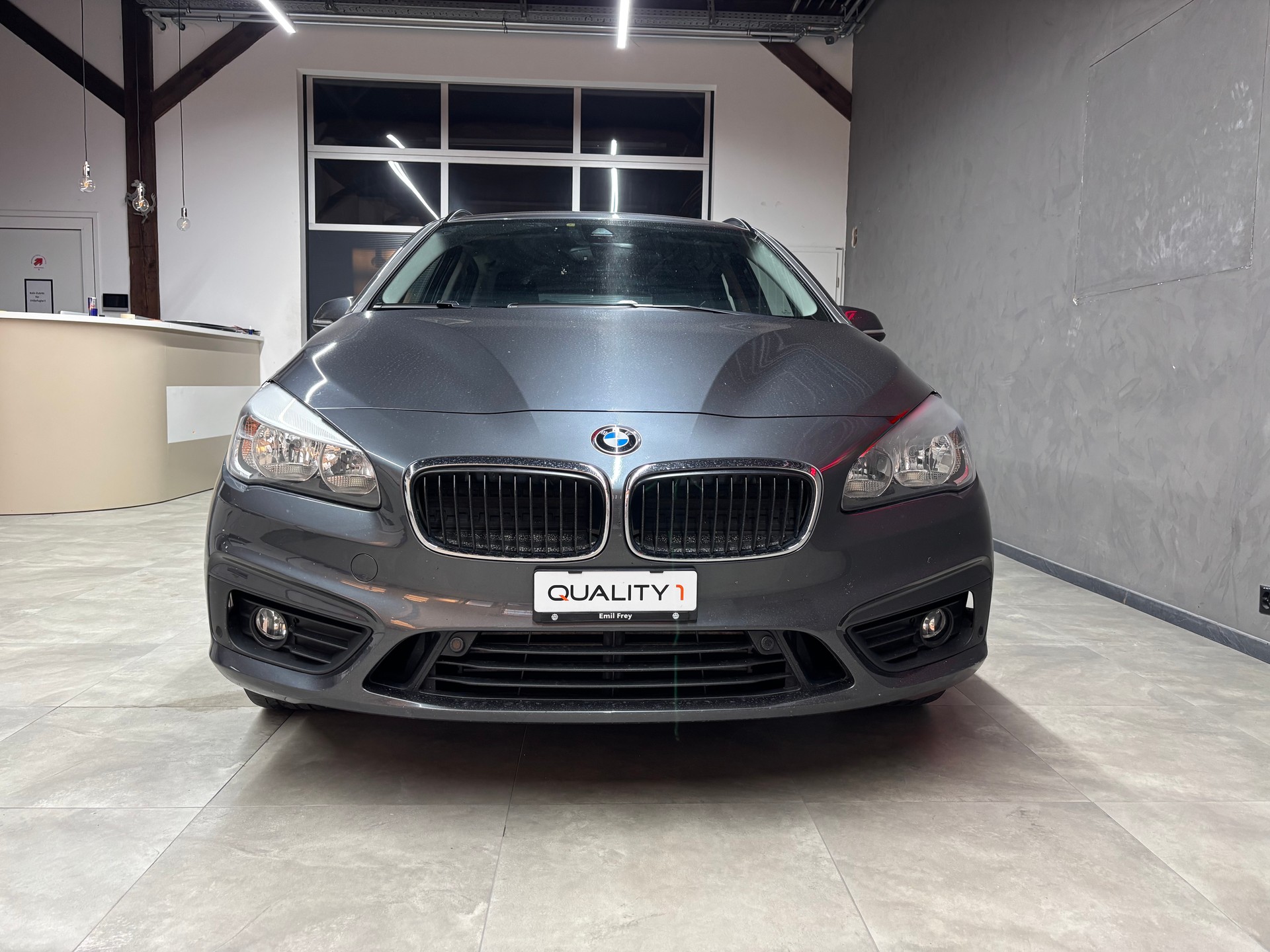 BMW 225i xDrive Active Tourer Steptronic-image-1