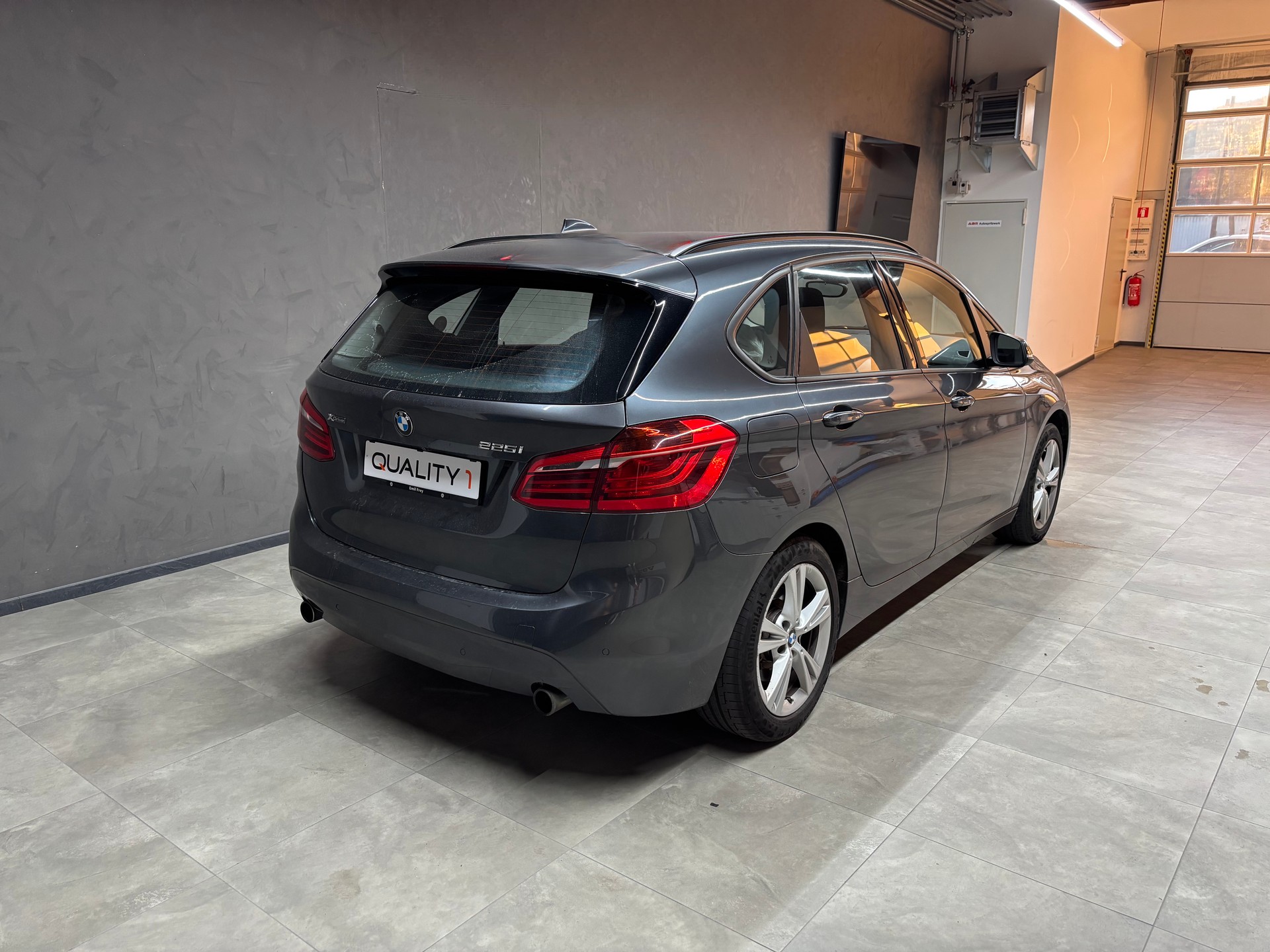 BMW 225i xDrive Active Tourer Steptronic-image-3