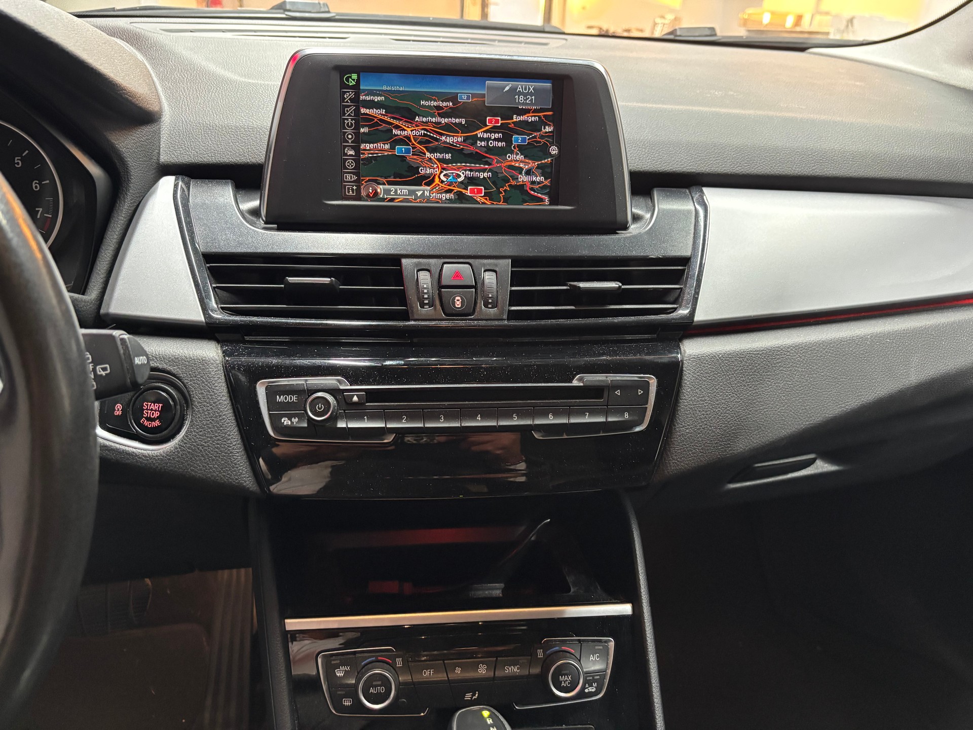 BMW 225i xDrive Active Tourer Steptronic-image-11