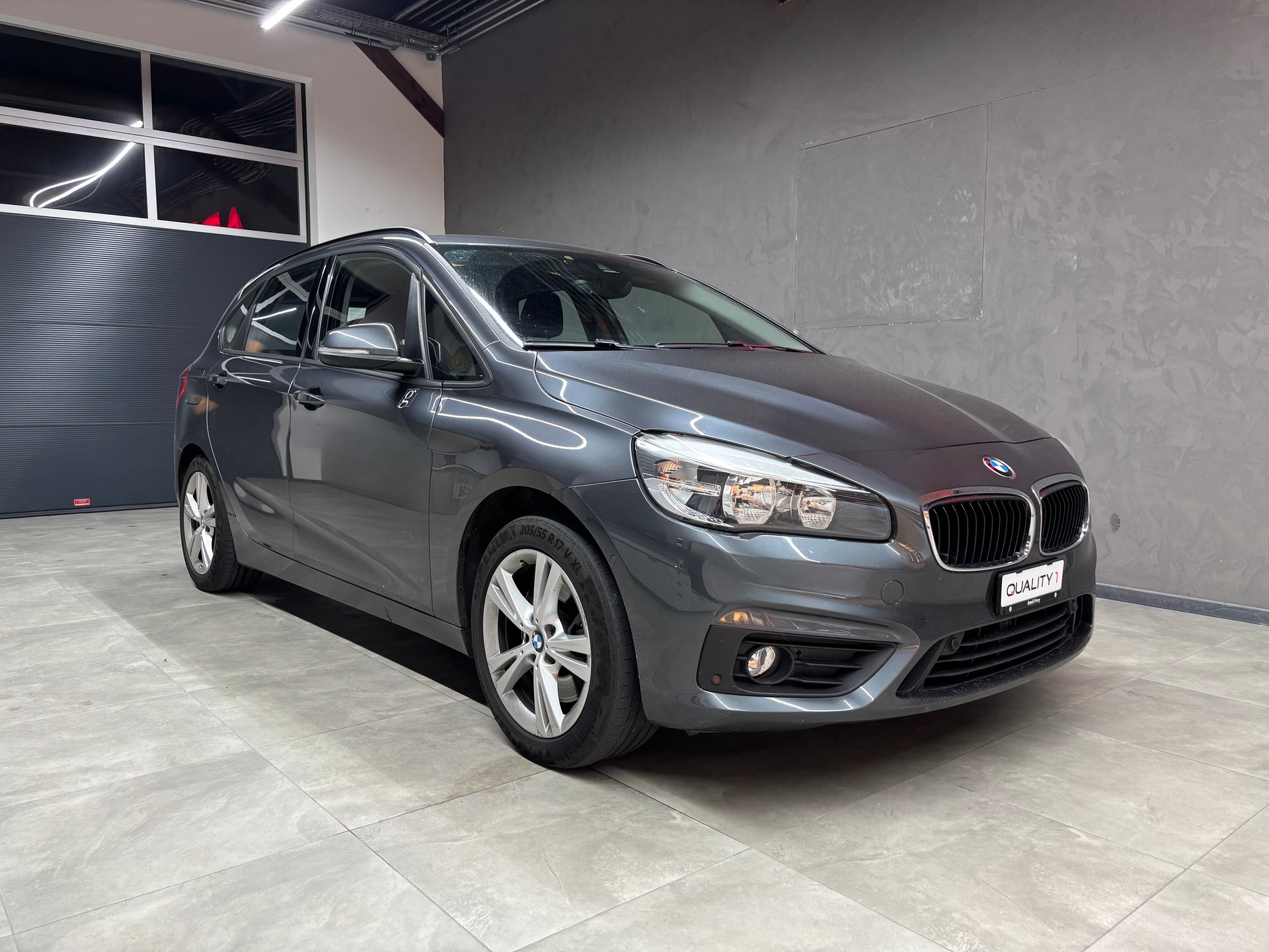BMW 225i xDrive Active Tourer Steptronic-image-0